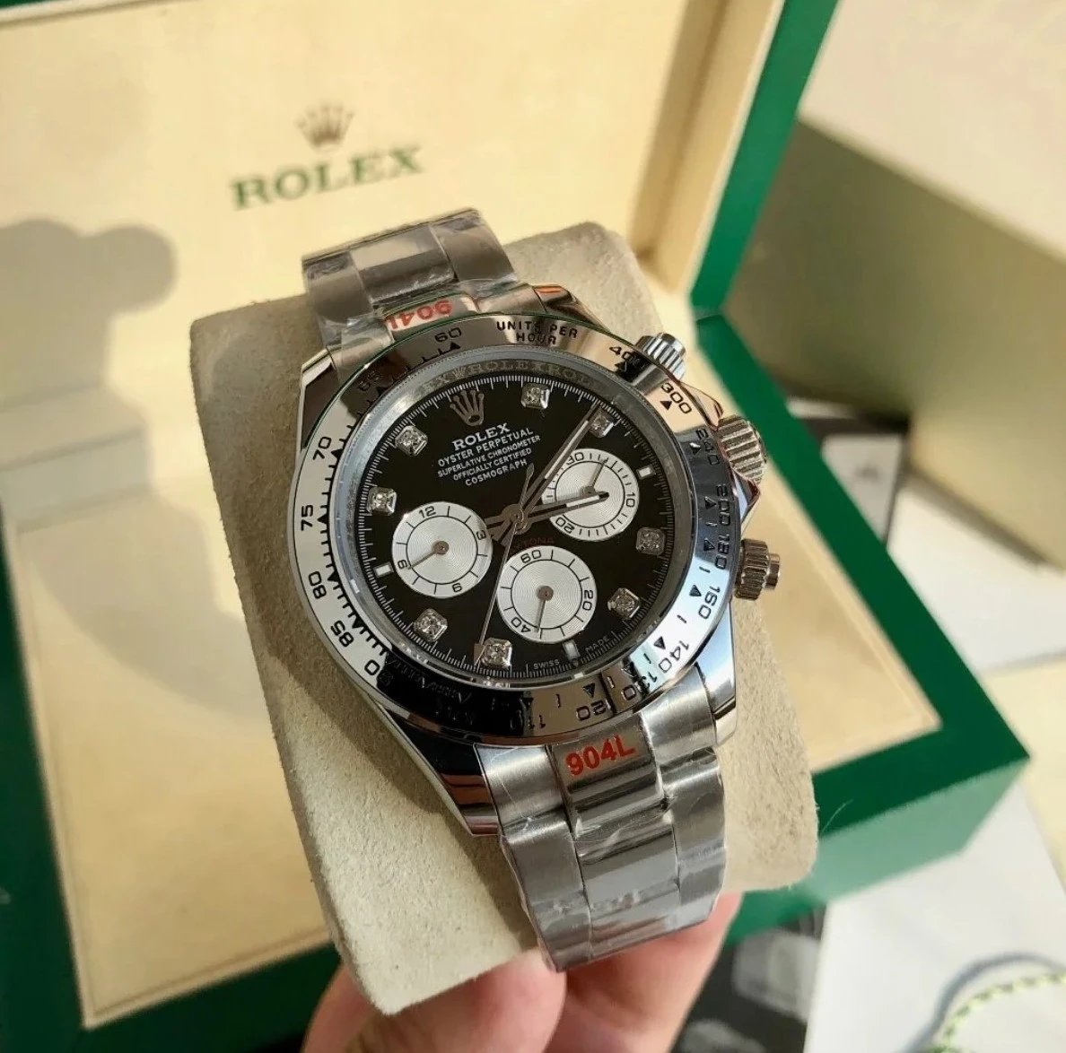Silver Diamond Black Plate White Circle