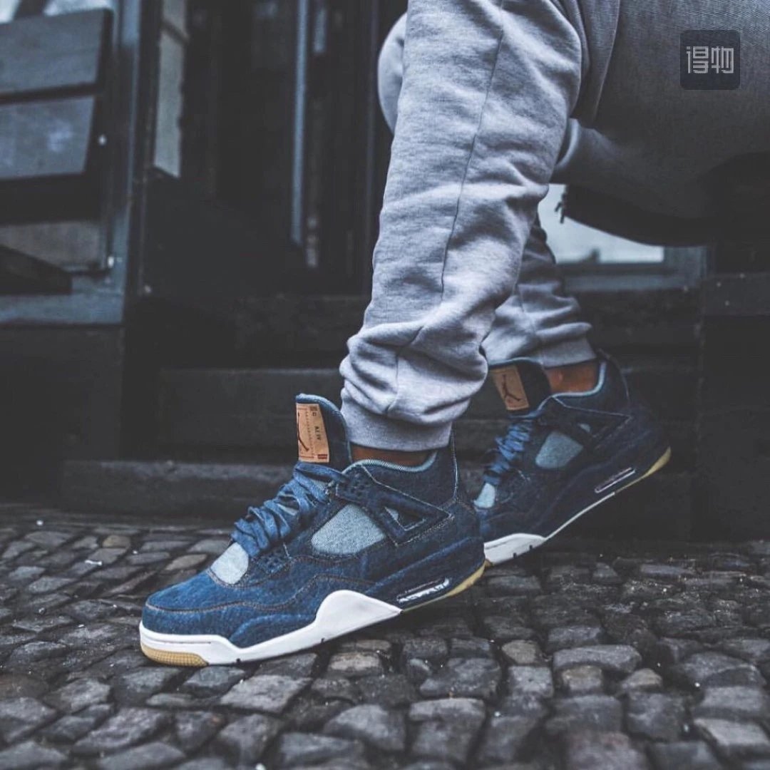 AJ4 Levi's Blue