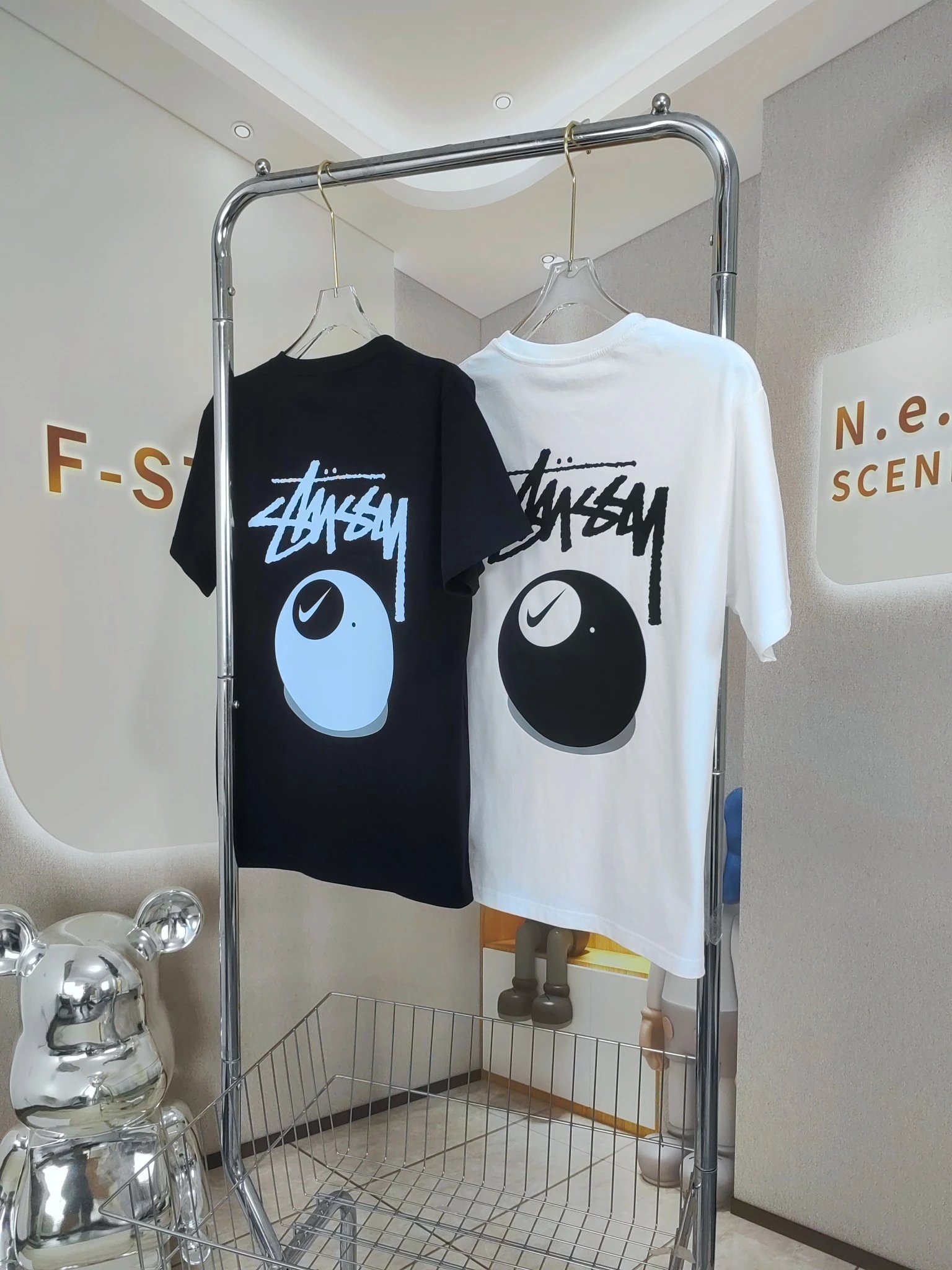 STUSSY 斯图西 耐克联名款 台球两色T恤 
男女同款 21s 220g 40支双纱新疆棉 市场天花板品质 辅料 贴纸 包装 齐全
 colour白 2