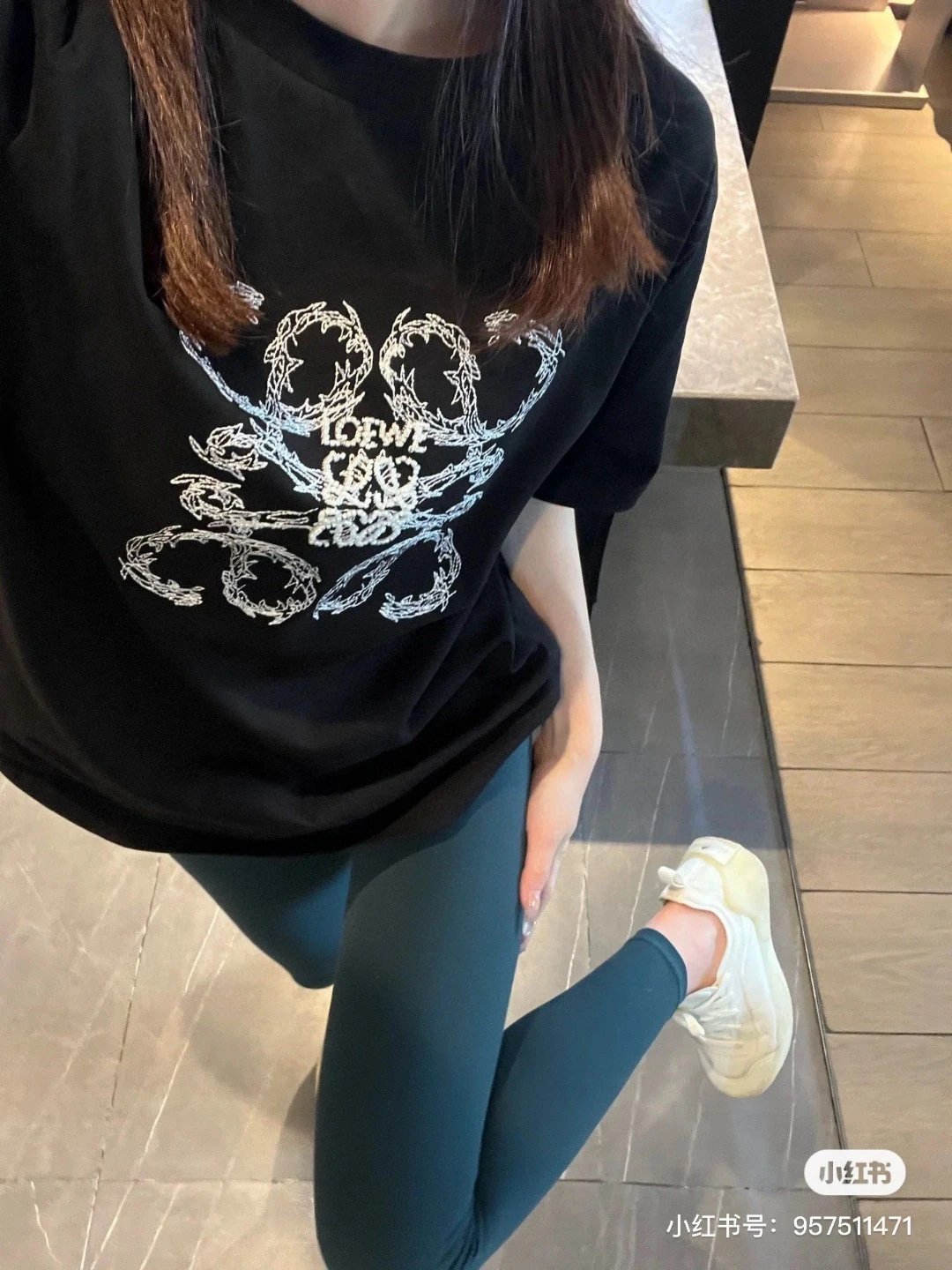 over size大版型好酷搭配leggings穿也妥分享好看的罗意威短袖T恤合集绝绝子Loewe短袖分享给你们很轻松就可以驾驭的下衣失踪风 4