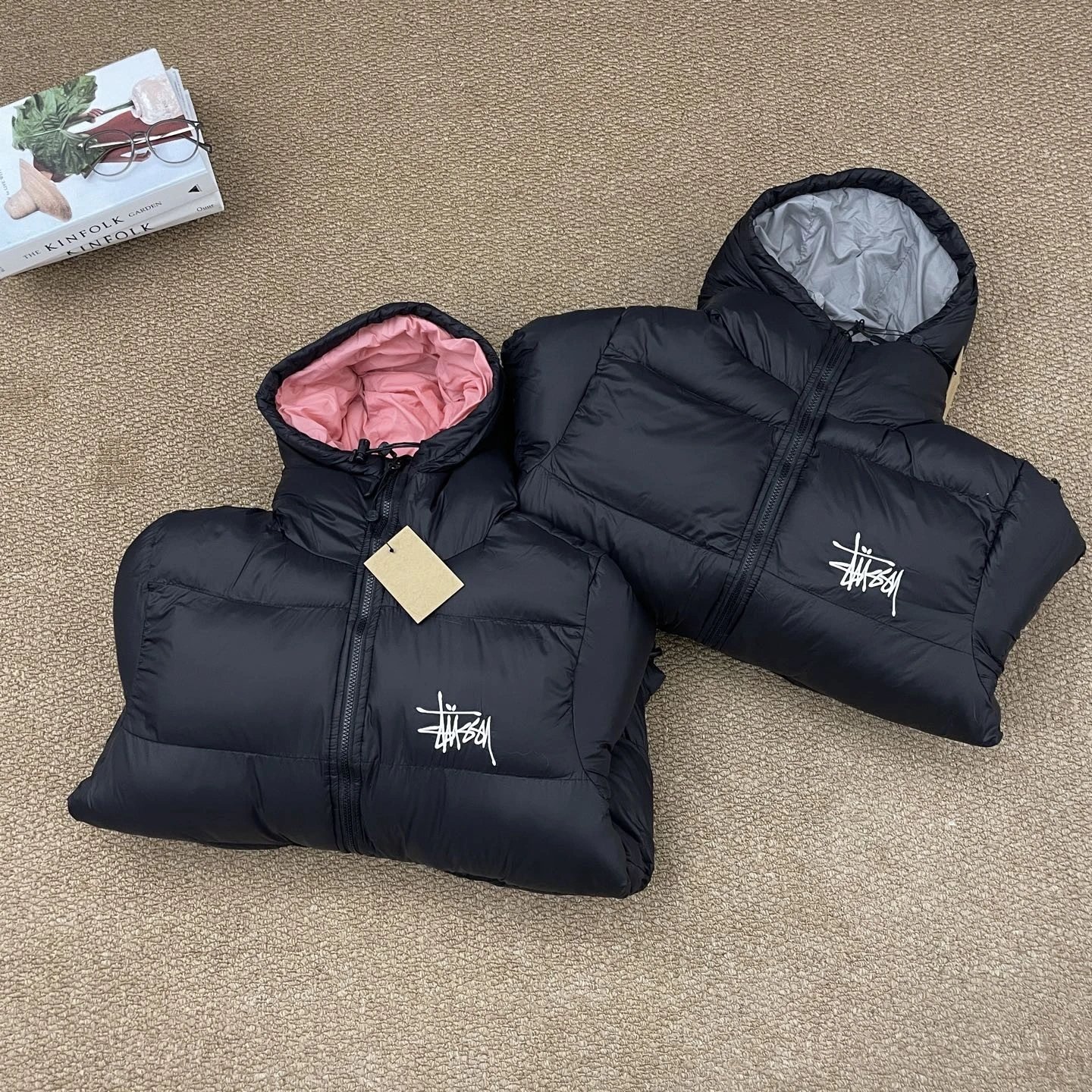 Stussy 斯图西2025 秋季系列 Micro Ripstop Down Parka 纯色百搭拉链连帽短款 男女同款

宝子们今天必须来给你们安利Stussy 2024秋季