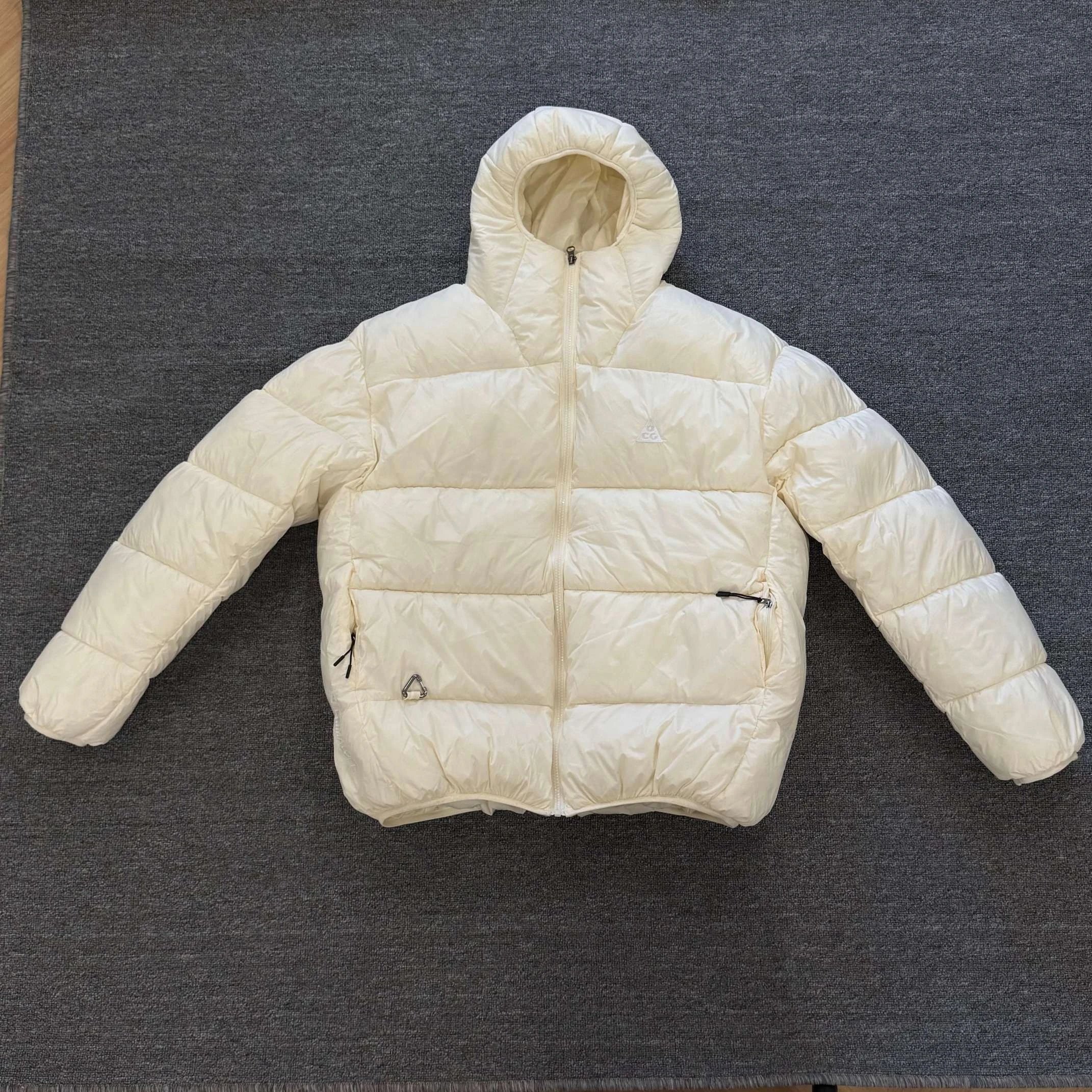 Nike ACG系列 Logo刺绣连帽面包棉服 冬季 男女同款

宝子们冬天怎么能少得了一件超酷的棉服呢Nike ACG系列Logo刺绣连帽面包棉服来啦男女同款超百搭

它填 7