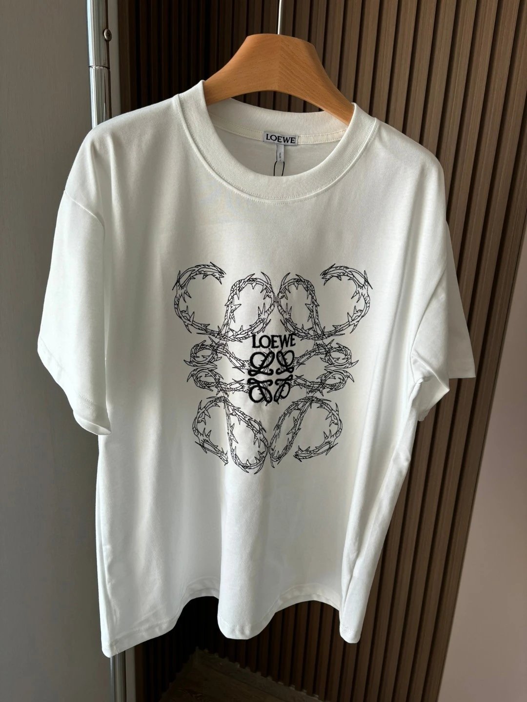 over size大版型好酷搭配leggings穿也妥分享好看的罗意威短袖T恤合集绝绝子Loewe短袖分享给你们很轻松就可以驾驭的下衣失踪风 6
