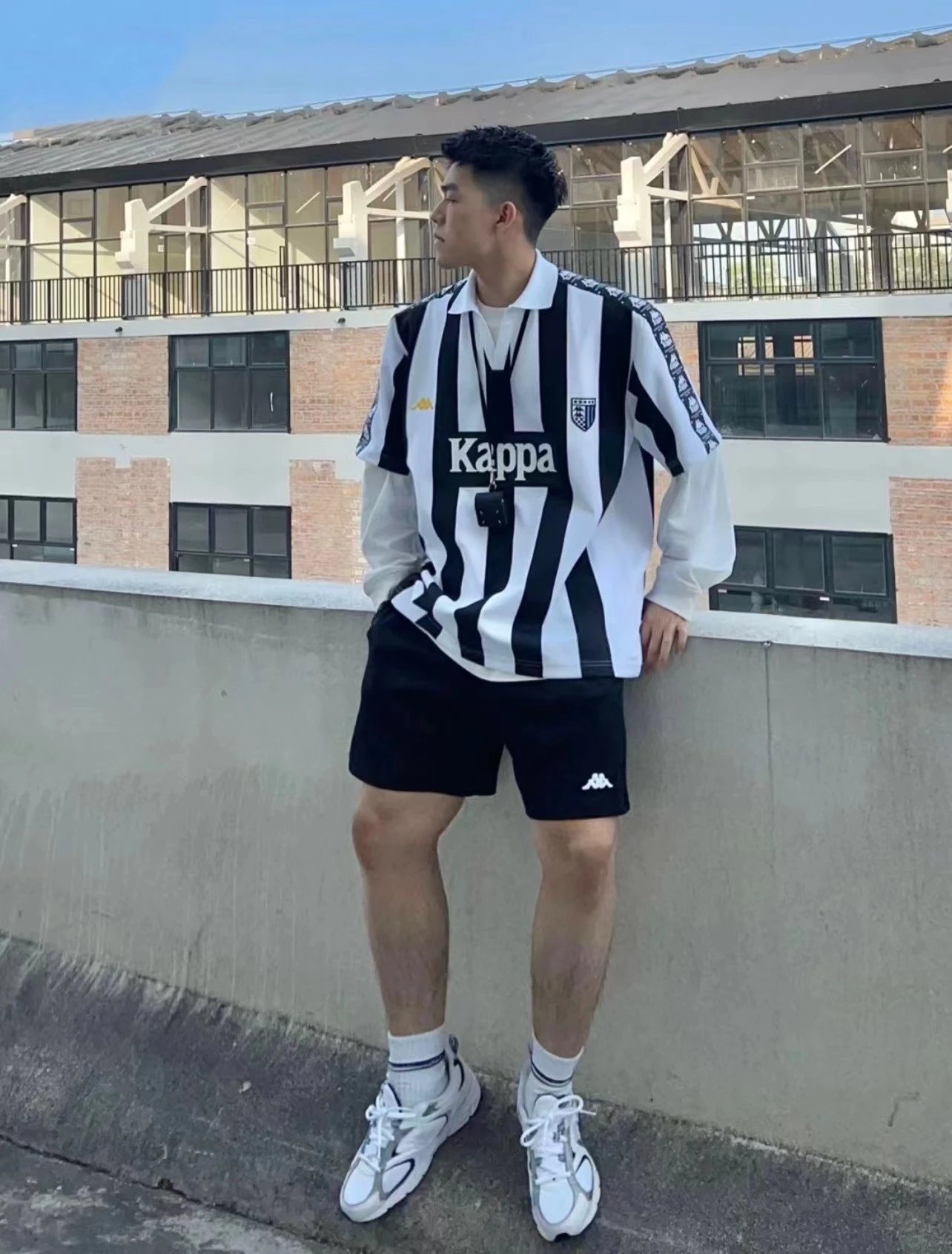 2022春夏以足球为灵感的背靠背短裤运动时装系列春日穿搭 3