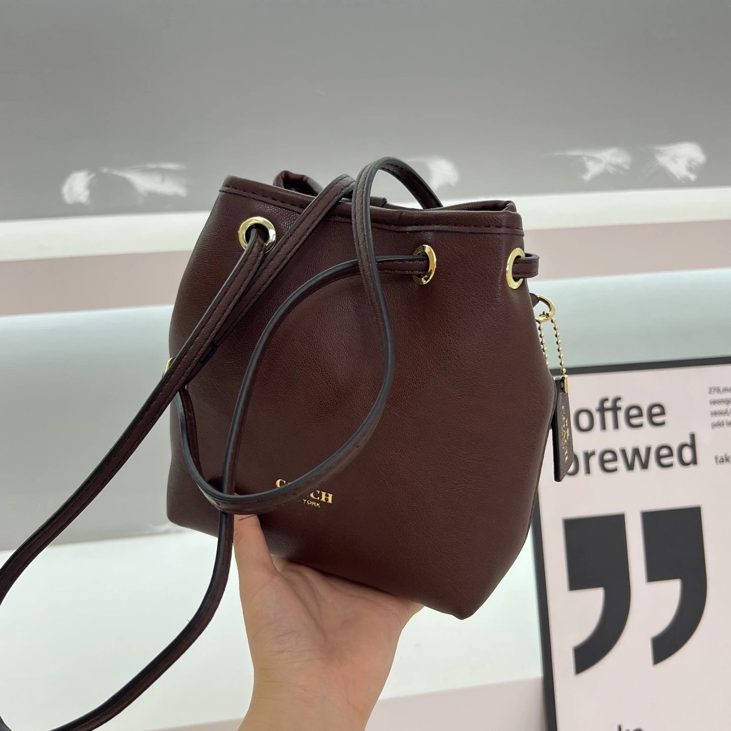 C0ACH蔻池 Rowan 21品牌徽标Logo 涂层帆布拼光滑皮革 手提单肩包 小号 女款 咖色 4