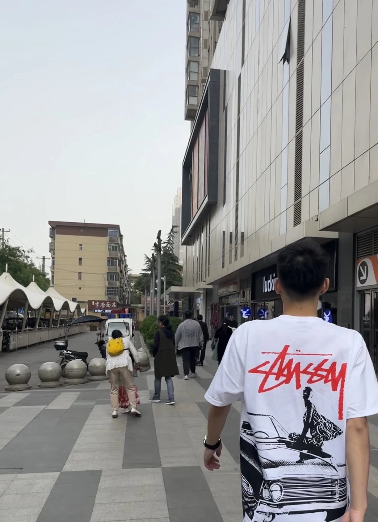 STUSSY斯图西 Stussy 美式汽车满印复古BEAT CRAZY印花圆领tee夏季宽松短袖T恤 男女同款

原版打造 细节高控

面料精选220 8