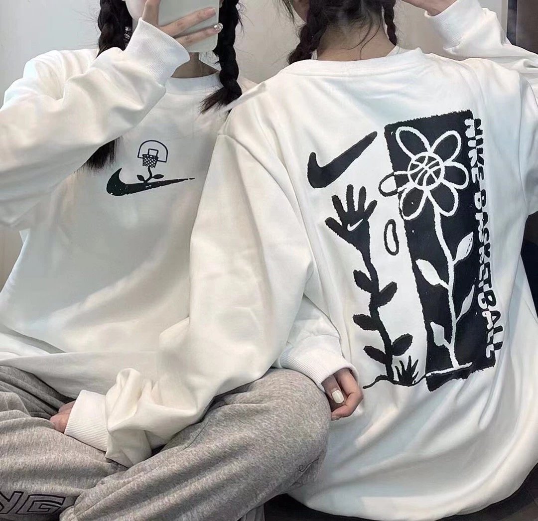 nk圆领涂鸦印花篮球卫衣280克毛圈螺纹面料 小红书爆款 年年销量天花板 
各大明星上身 强烈推荐种草
男女同款 情侣款 oversize版型 宽松

颜色黑