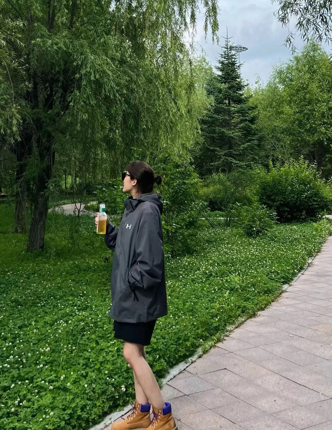 鲸选开衫篇原标吊牌系列美式连帽户外运动软壳防风外套 
经典款 可拆卸帽子 情侣款休闲运动防水冲锋衣 防水级别达到荷叶水珠滚 6