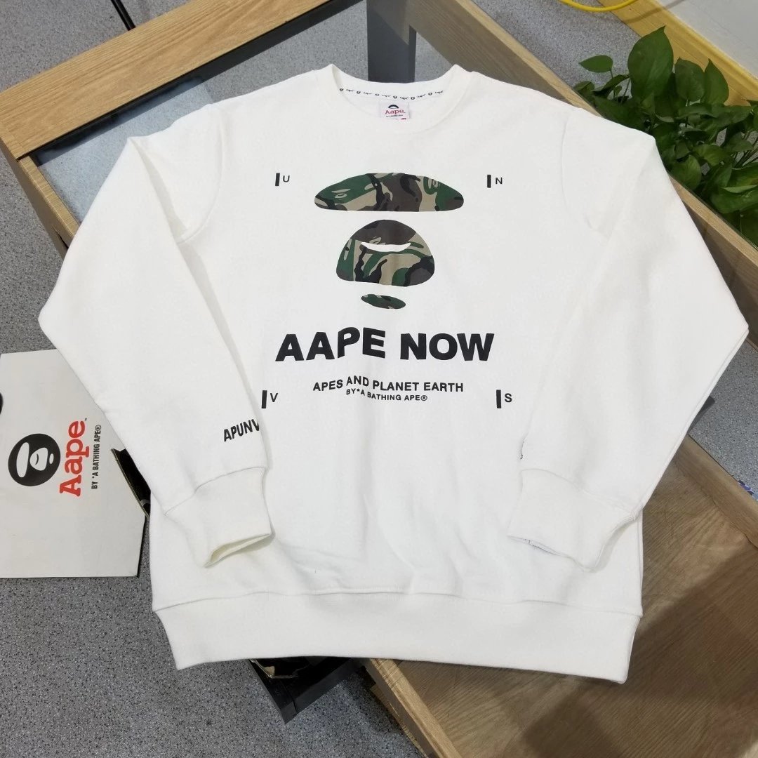 高端品质AAPE猿人头经典迷彩猿颜字母印花圆领套头纯棉毛圈情侣卫衣
经典款秋冬猿人经典永远不会过时人手必备款秋冬推荐新款卫衣纯棉毛圈不起球不起毛上手质感绝对可对比 环保进口印花