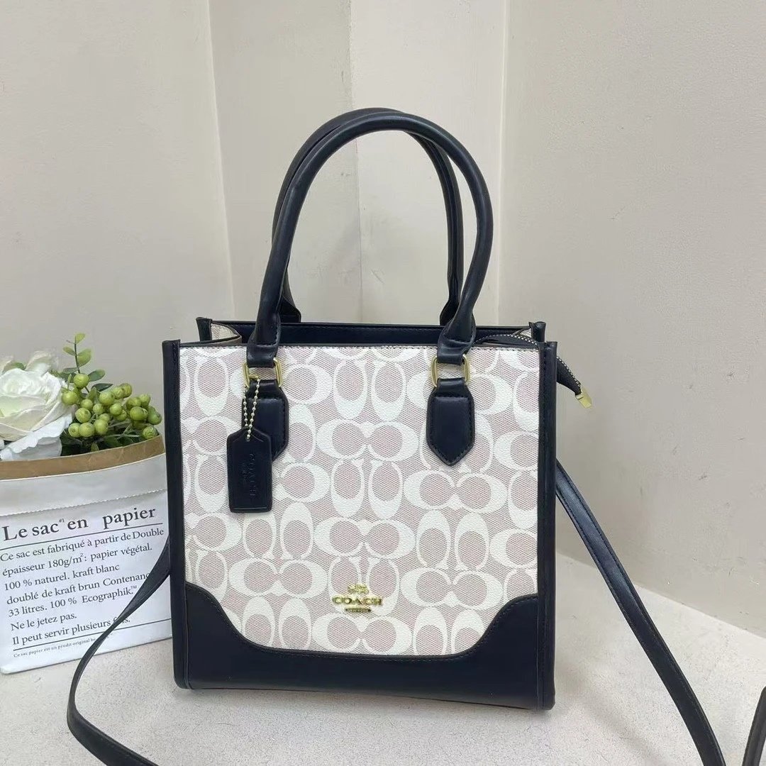 C0ACH蔻池 Maggie 24 经典老花字母满印 人造革 托特包斜挎手提包 中号 女款 淡蓝色 4