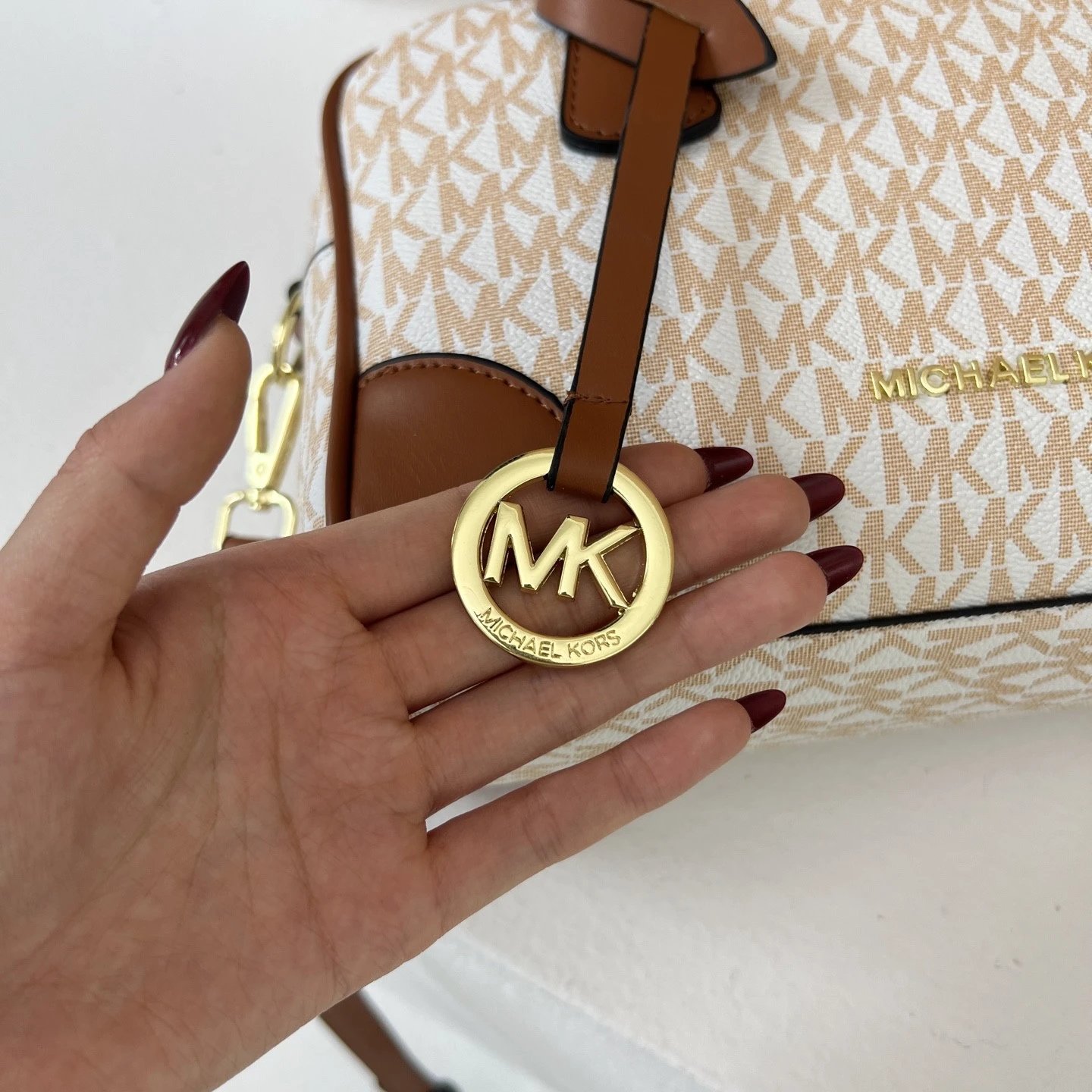 M1CHAEL K0RS MandK Thompson 品牌印花签名Logo设计 涂层帆布 手提包 中号 女款 香草色 14