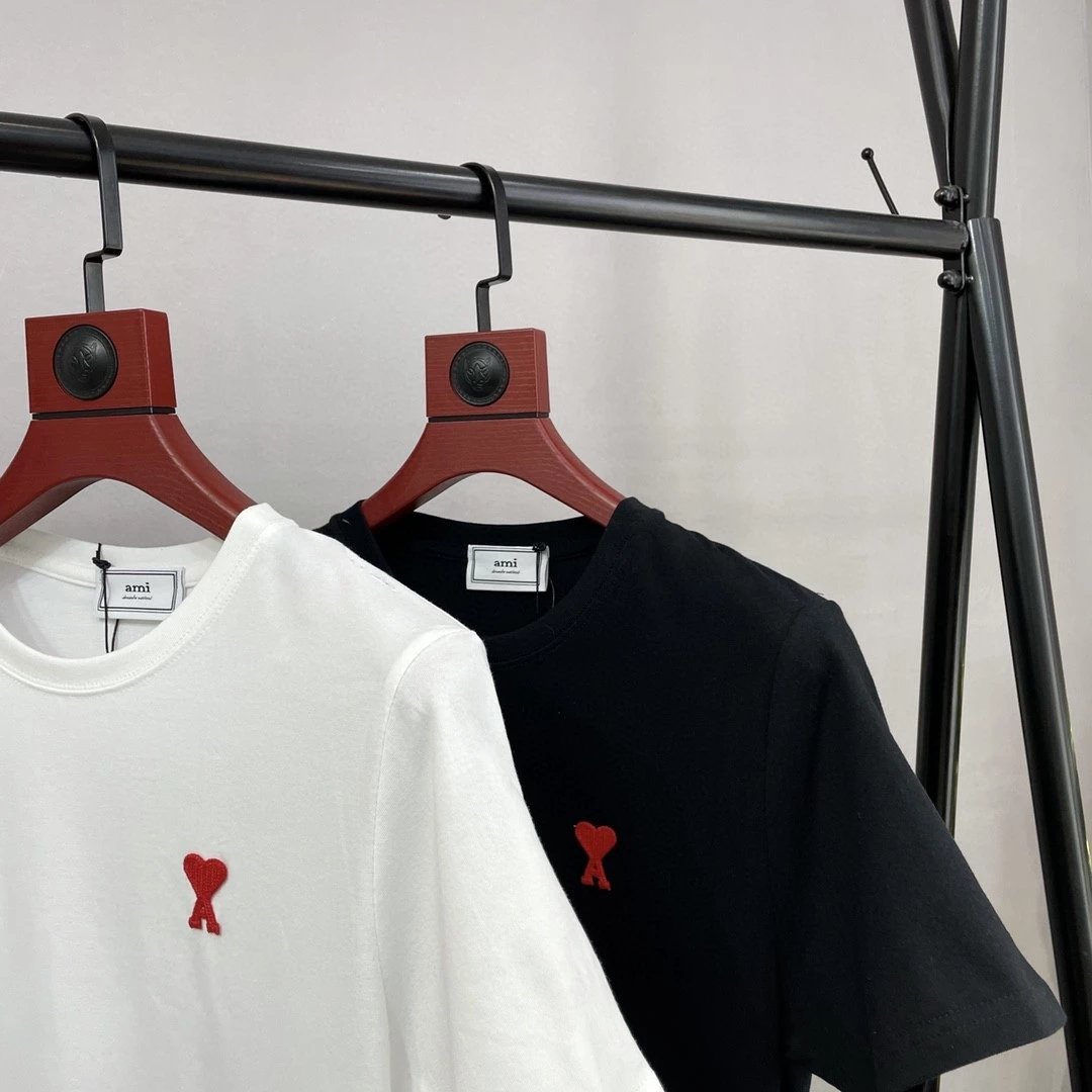 高品质 Ami Paris刺绣小红心爱心短袖T恤  Ami小刺绣爱心短袖T恤高品质随意对比
 购入原版开模打造全套定制辅料细节决定成败

 颜色 3