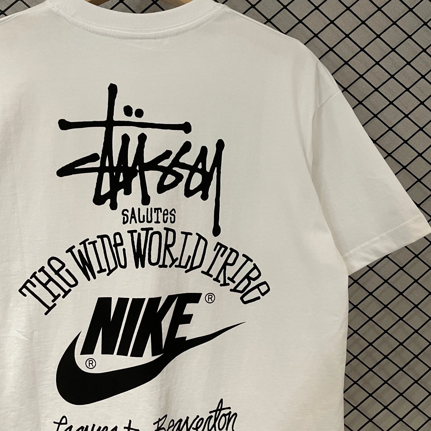 
StussyNikeStussyNike联名涂鸦短袖Tee
斯图西23ss最新款 标全品相申州公司订单 全数码印 4