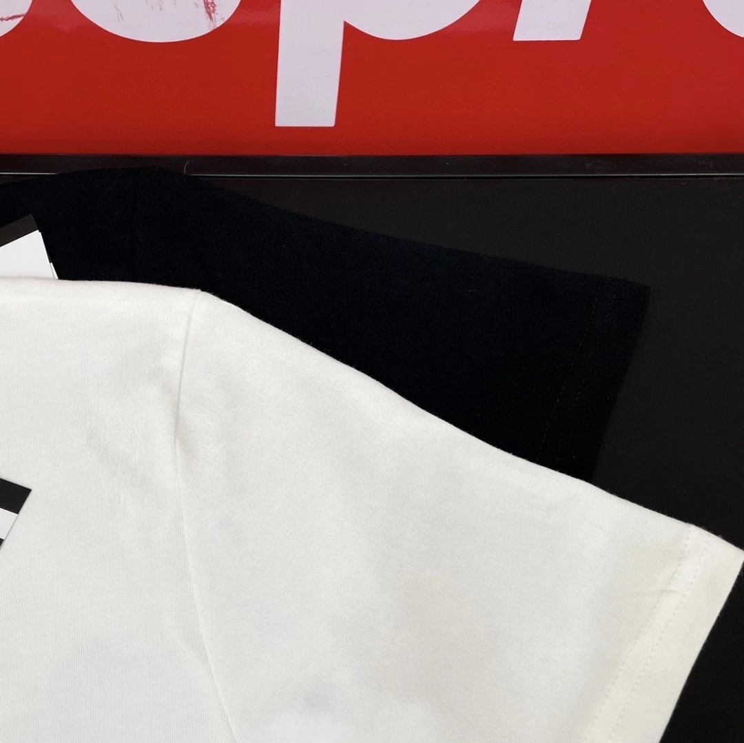 高品质 Ami Paris刺绣小红心爱心短袖T恤  Ami小刺绣爱心短袖T恤高品质随意对比
 购入原版开模打造全套定制辅料细节决定成败

 颜色 7