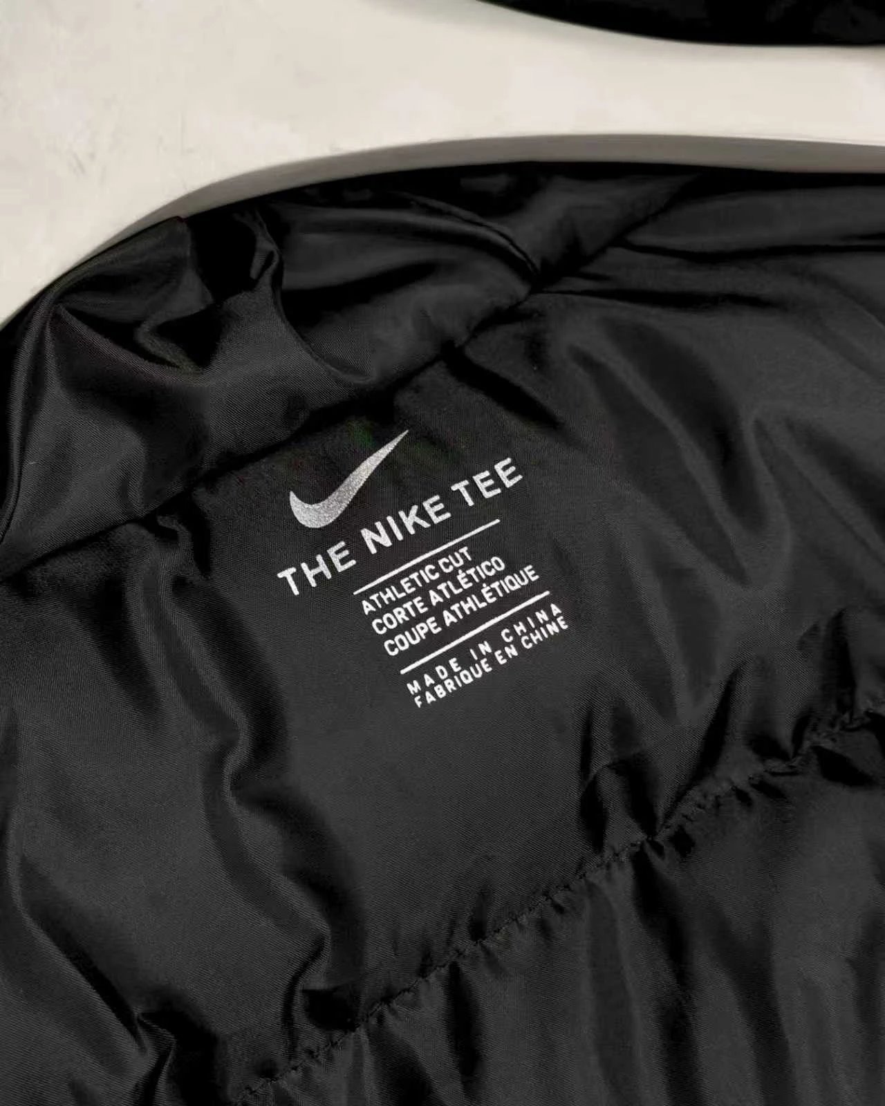Nike耐克风行者羽绒棉服 Nike耐克 男连帽保暖跑步训练短款运动休闲夹克羽绒棉服
独家品质 区别通货
DV1132247
StormFIT Windrunner 连帽拉链 7