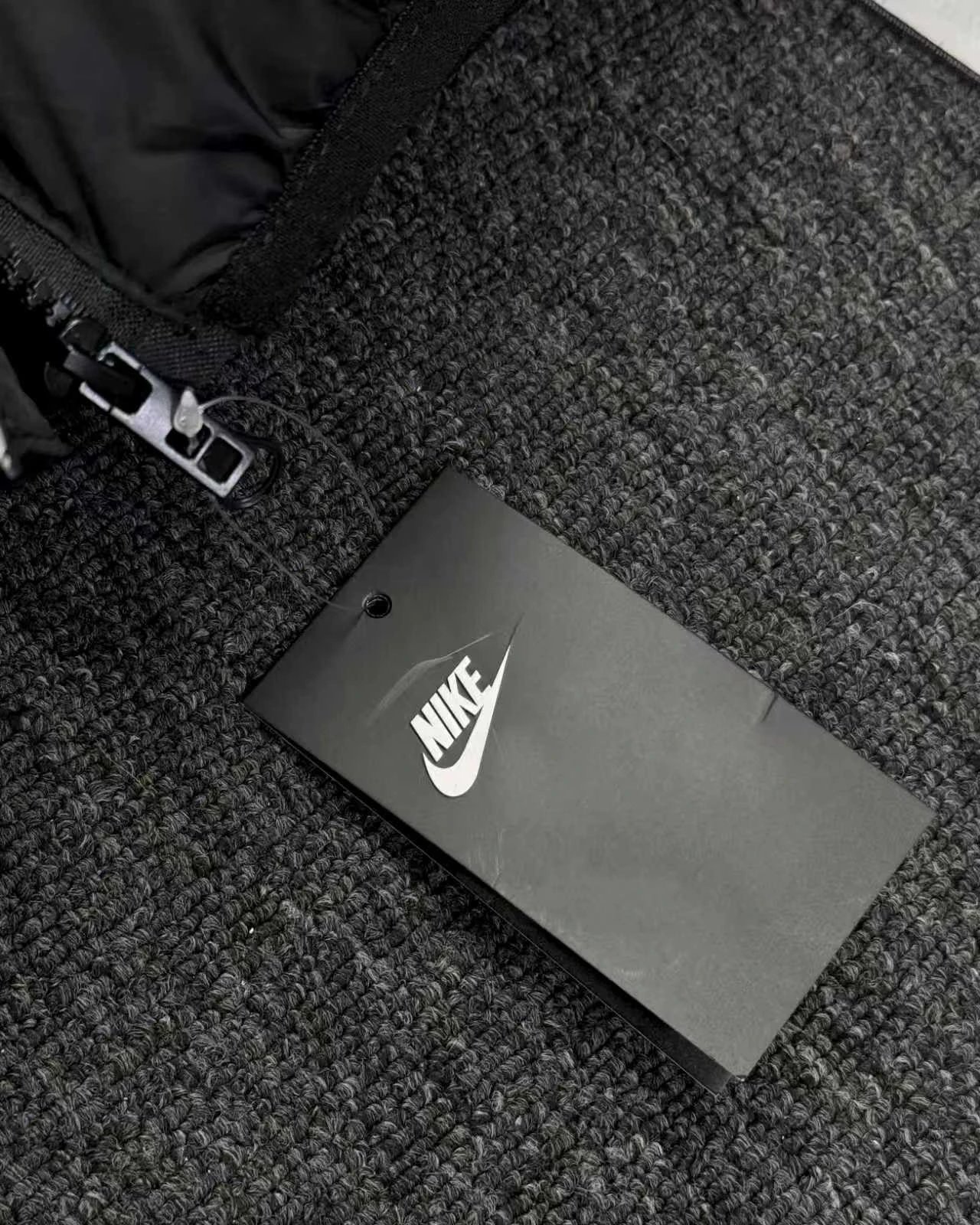 Nike耐克风行者羽绒棉服 Nike耐克 男连帽保暖跑步训练短款运动休闲夹克羽绒棉服
独家品质 区别通货
DV1132247
StormFIT Windrunner 连帽拉链 12