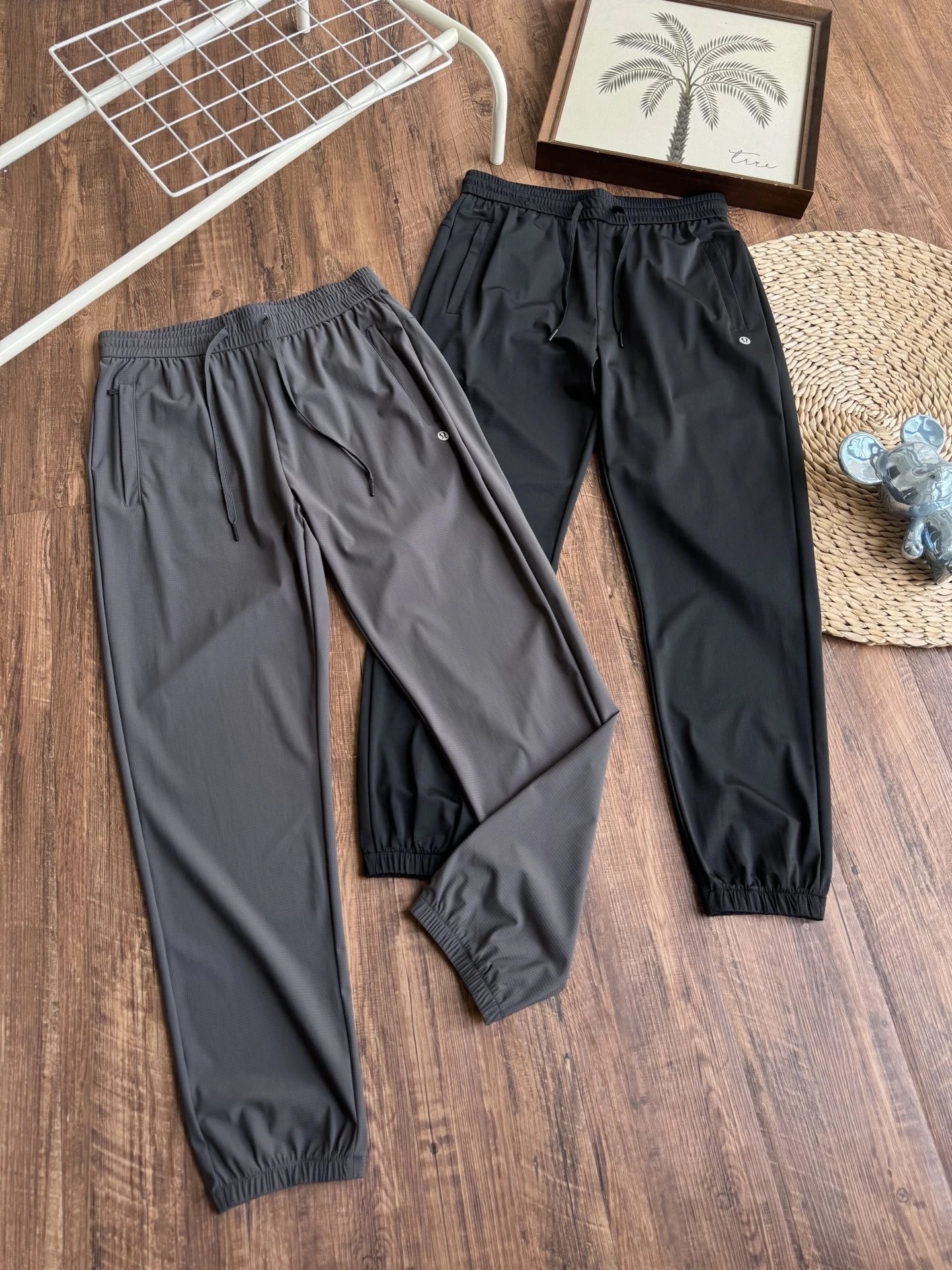 Lulu's new summer men's casual pants with ankle binding and quick drying features
