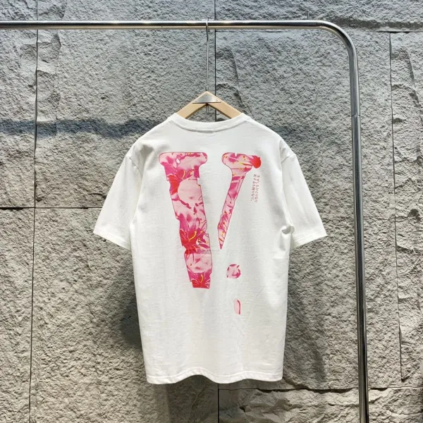 Versace V Logo Floral Print Black T-Shirt - 16