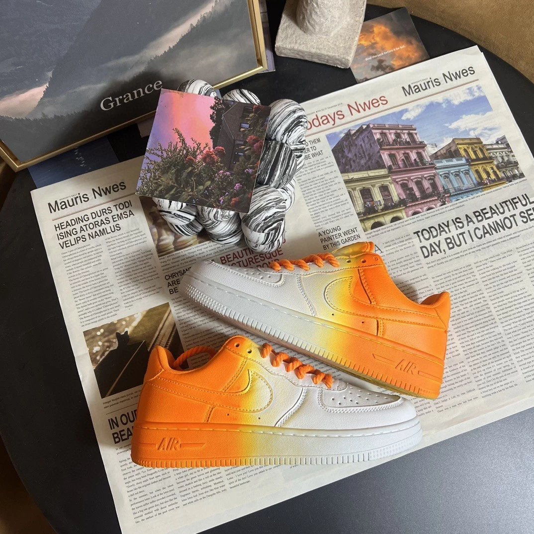 White Orange Gradient