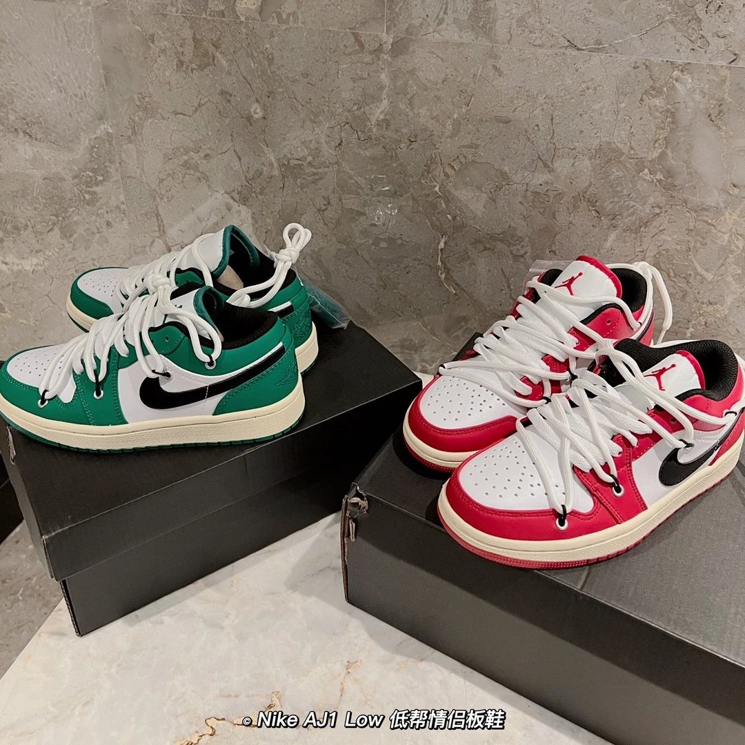 Nike AJ1 Chicago Dunk