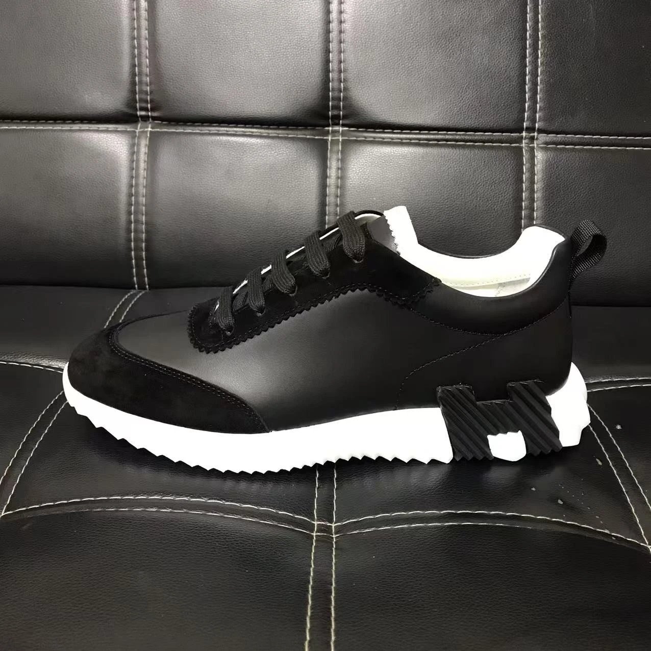 Black Skin/White Dermneri