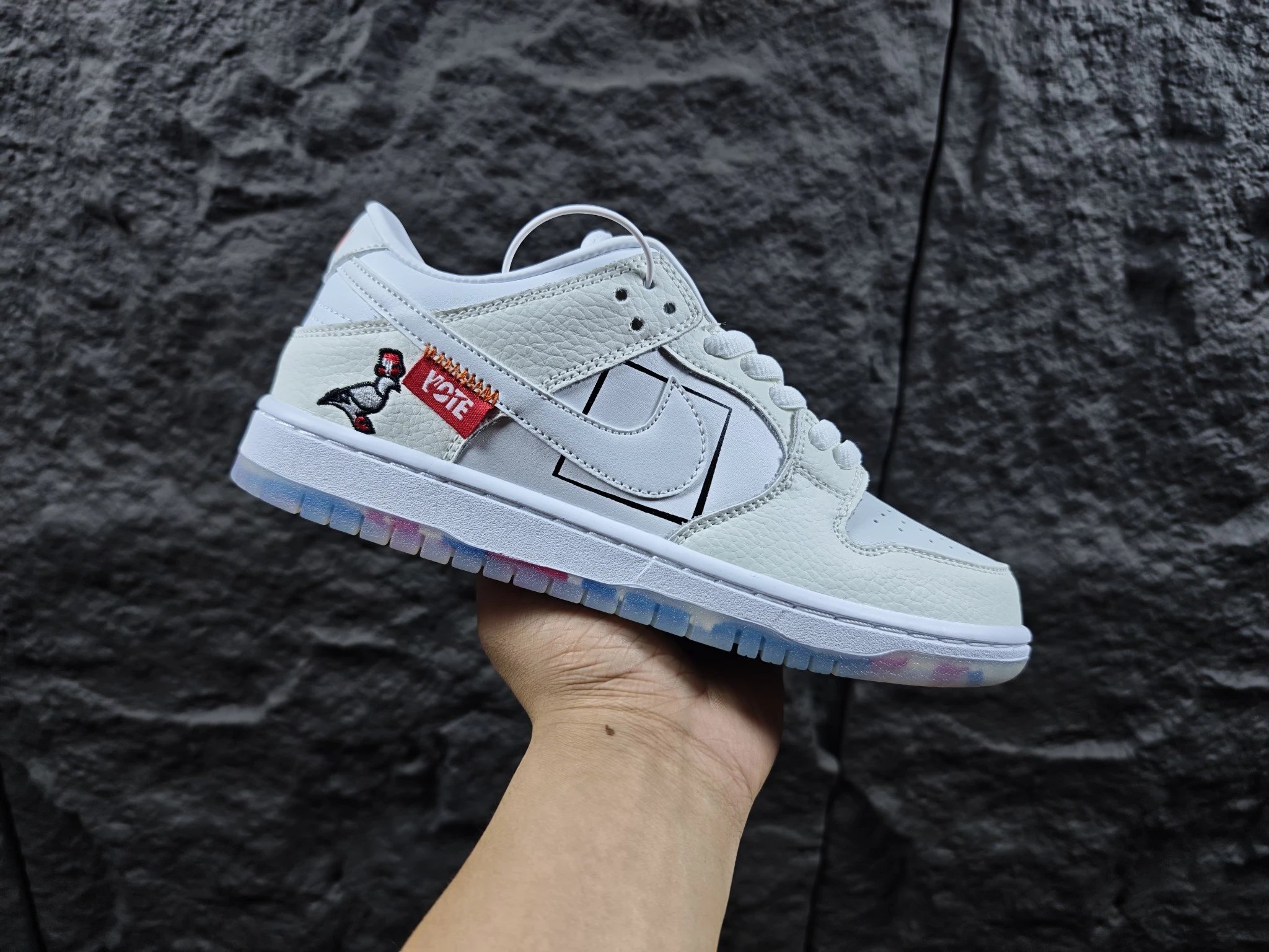 Nike Dunk Low Retro SE White Dove Crystal