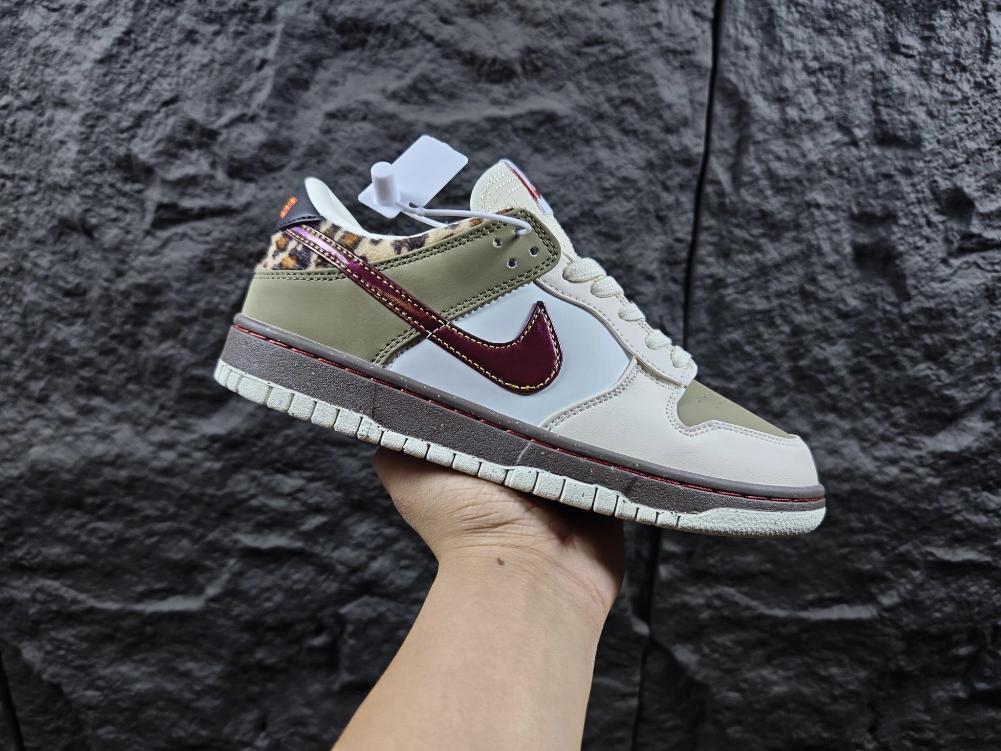 Nike Dunk Low Retro SE Beige Red Leopard