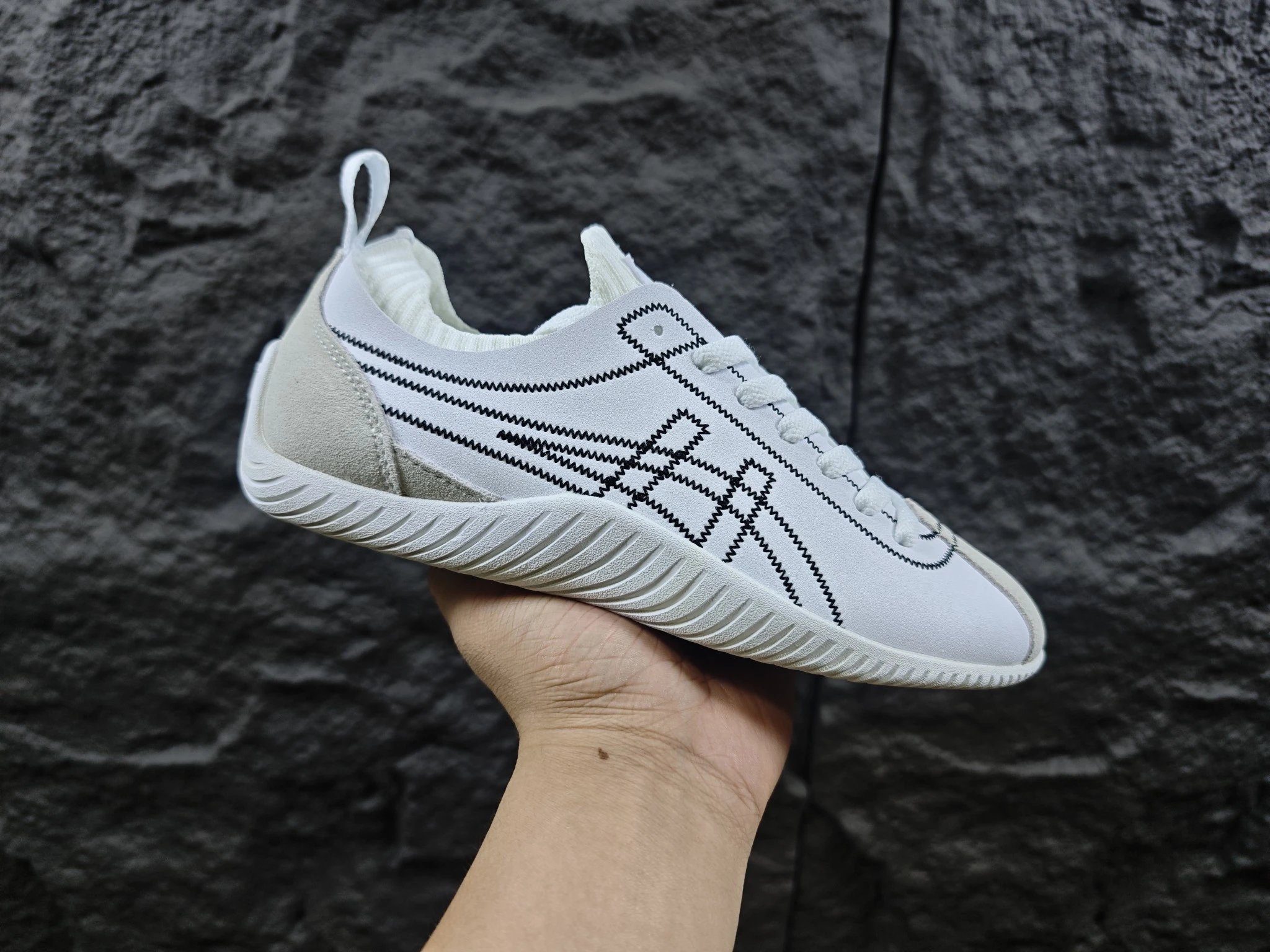 Onitsuka Tiger Sclaw White Black Stripe