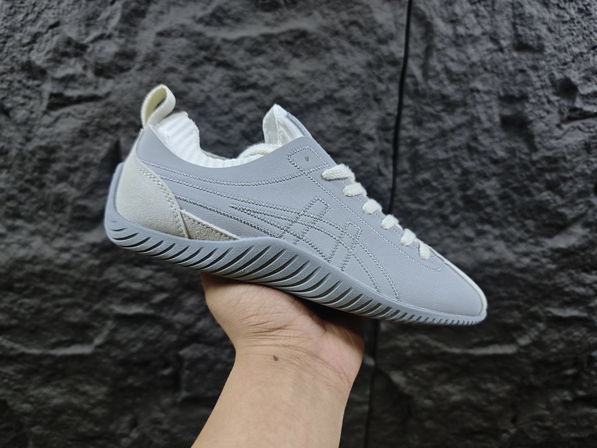 Onitsuka Tiger Sclaw Grey