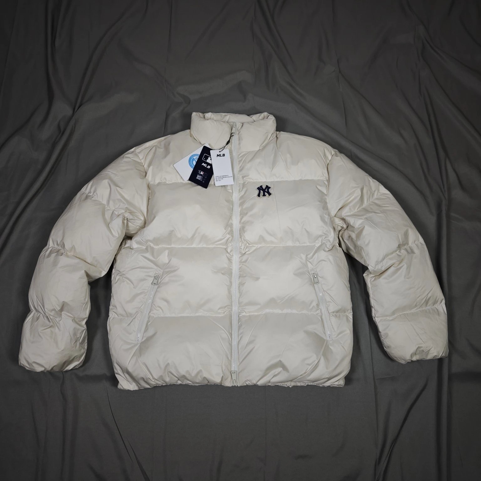MLB NY Yankees Puffer Jacket White