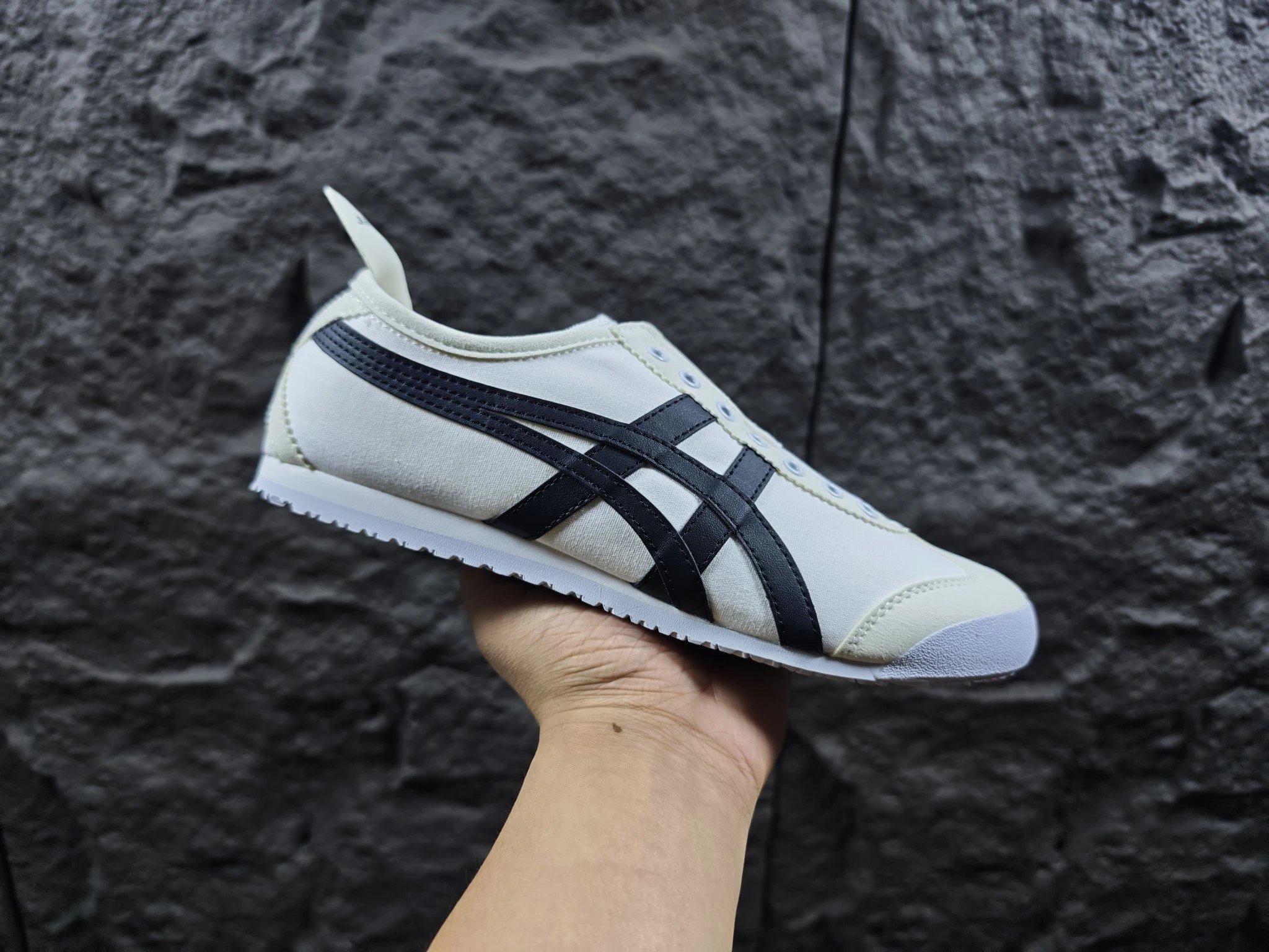 Onitsuka Tiger Mexico 66 White Black Stripe