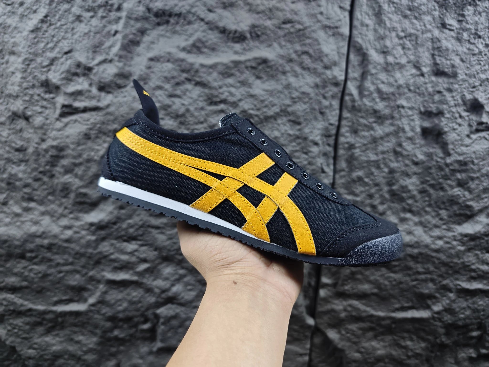 Onitsuka Tiger Mexico 66 Black Yellow Stripe