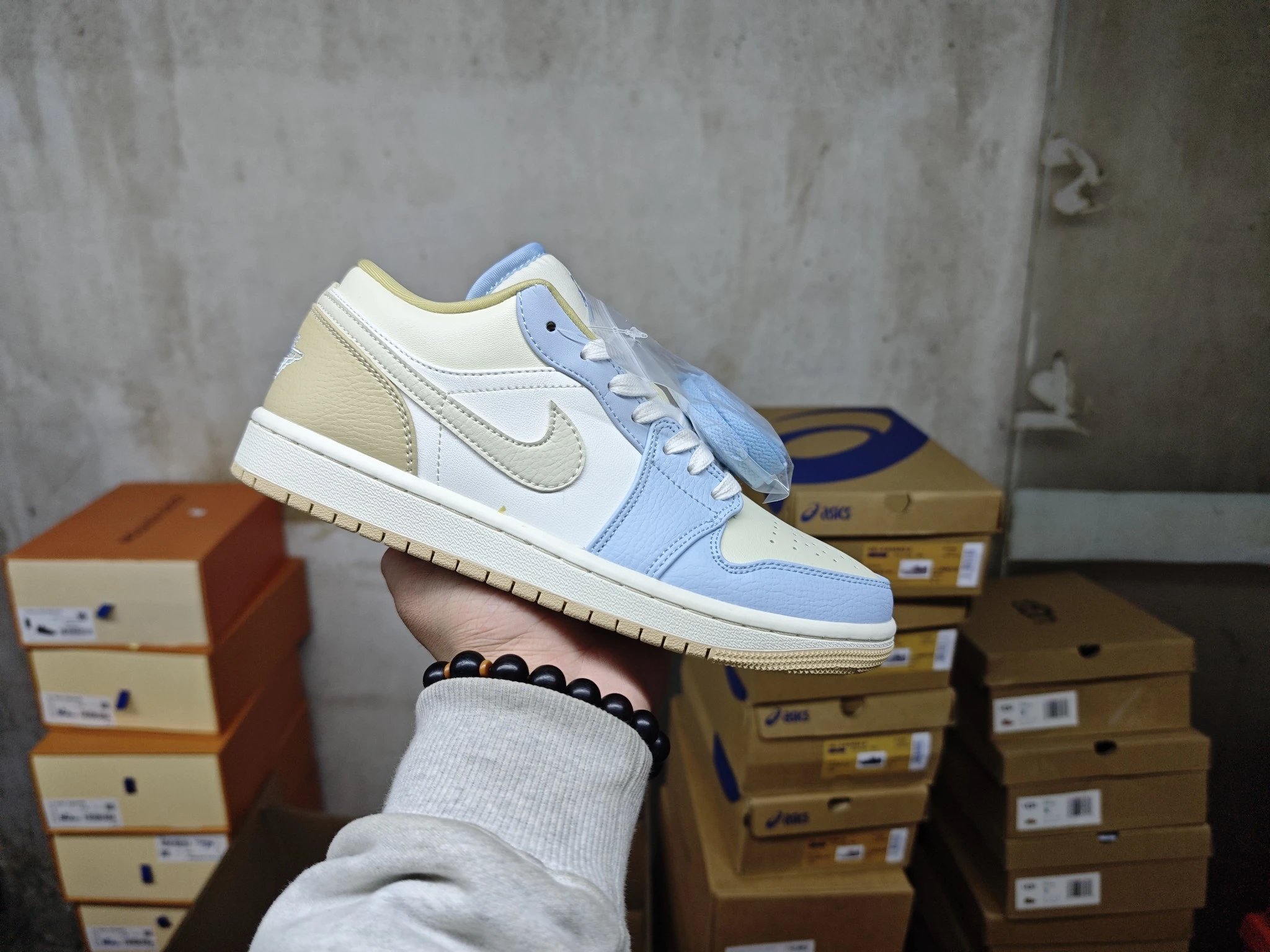 Air Jordan 1 Low SE White Brown