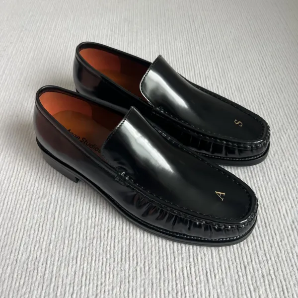 Acne Studios Logo-Embossed Patent Leather Loafers Black - 1