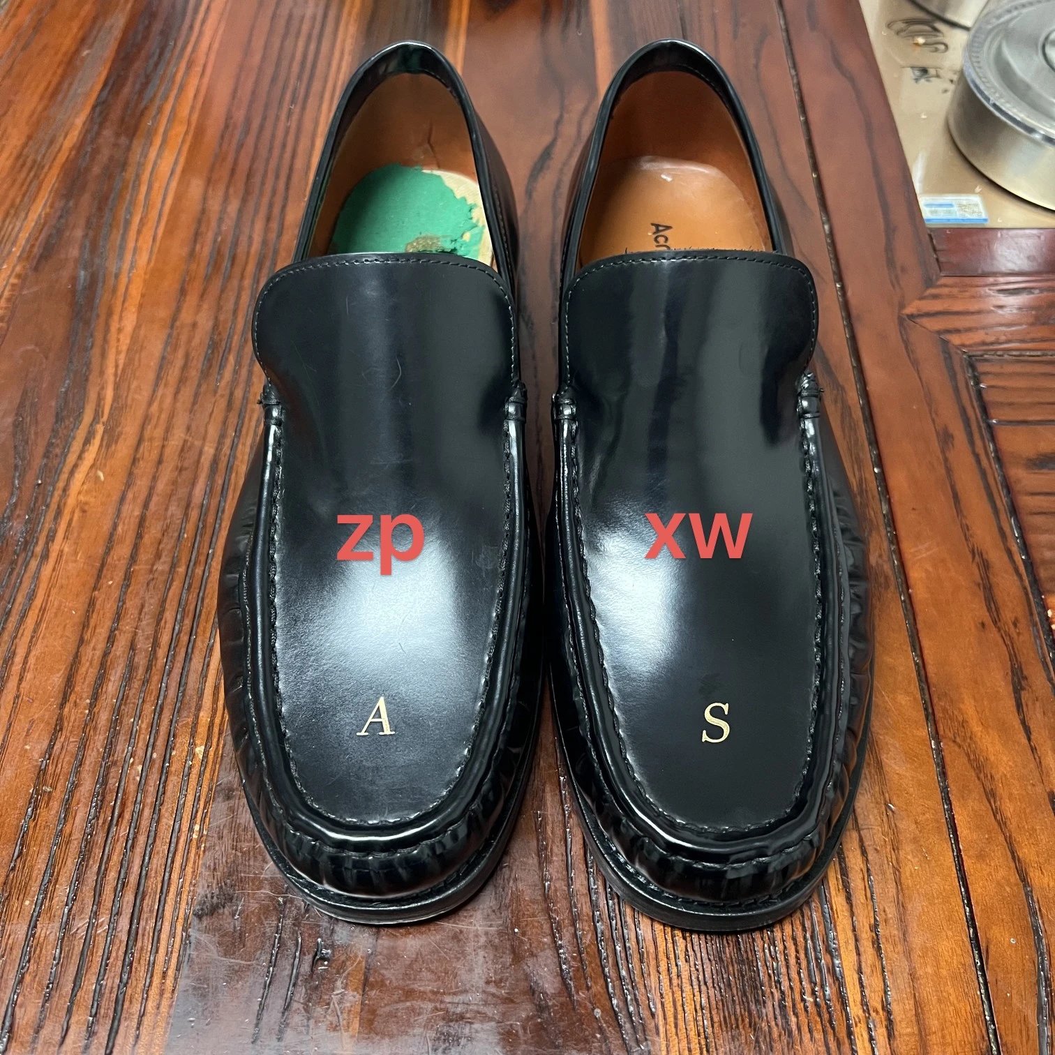 Acne Studios Logo-Embossed Patent Leather Loafers Black - 21