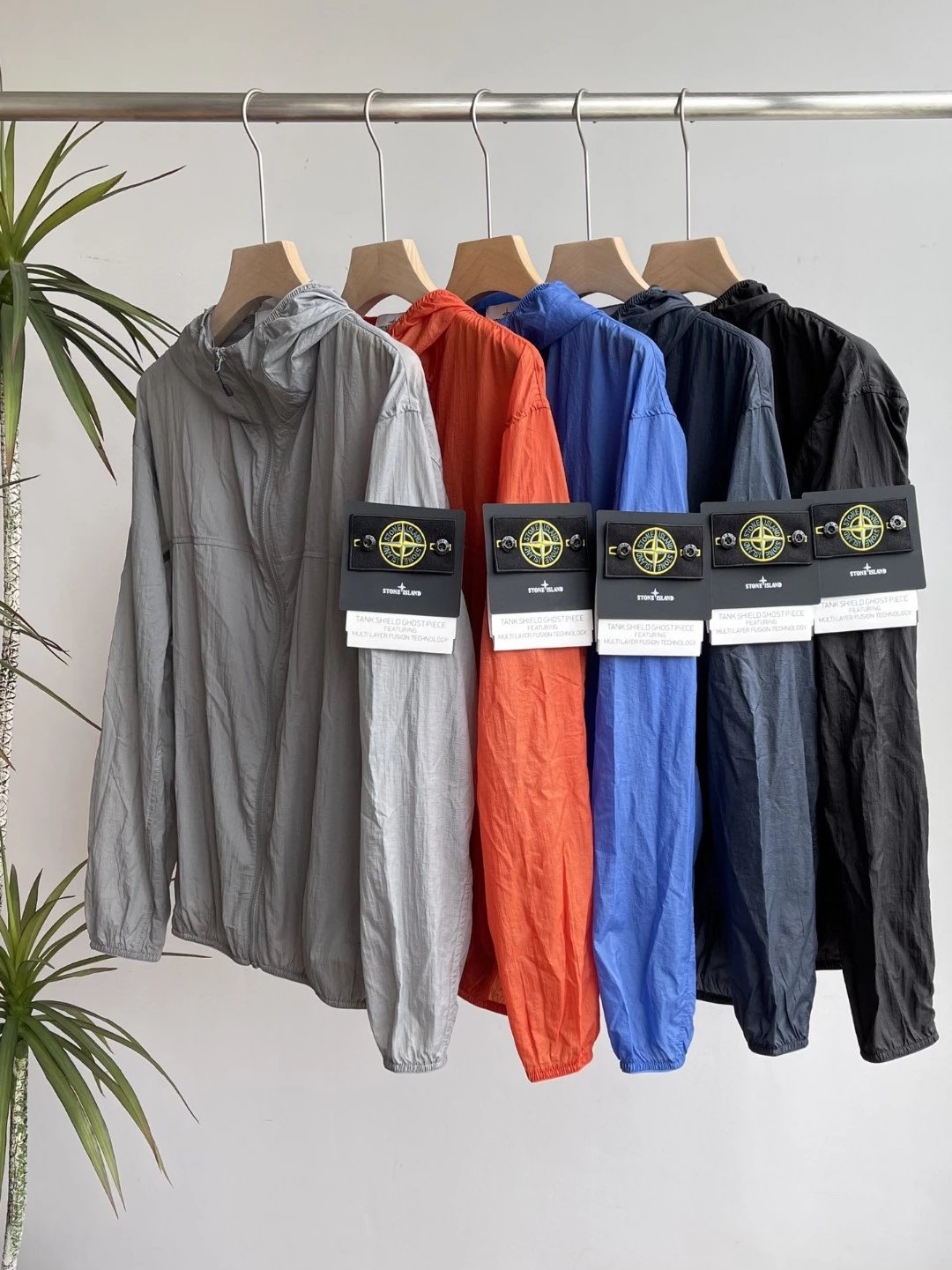 Outdoor lightweight, waterproof, breathable hooded jacket, skin coat, sunscreen jacket, ly