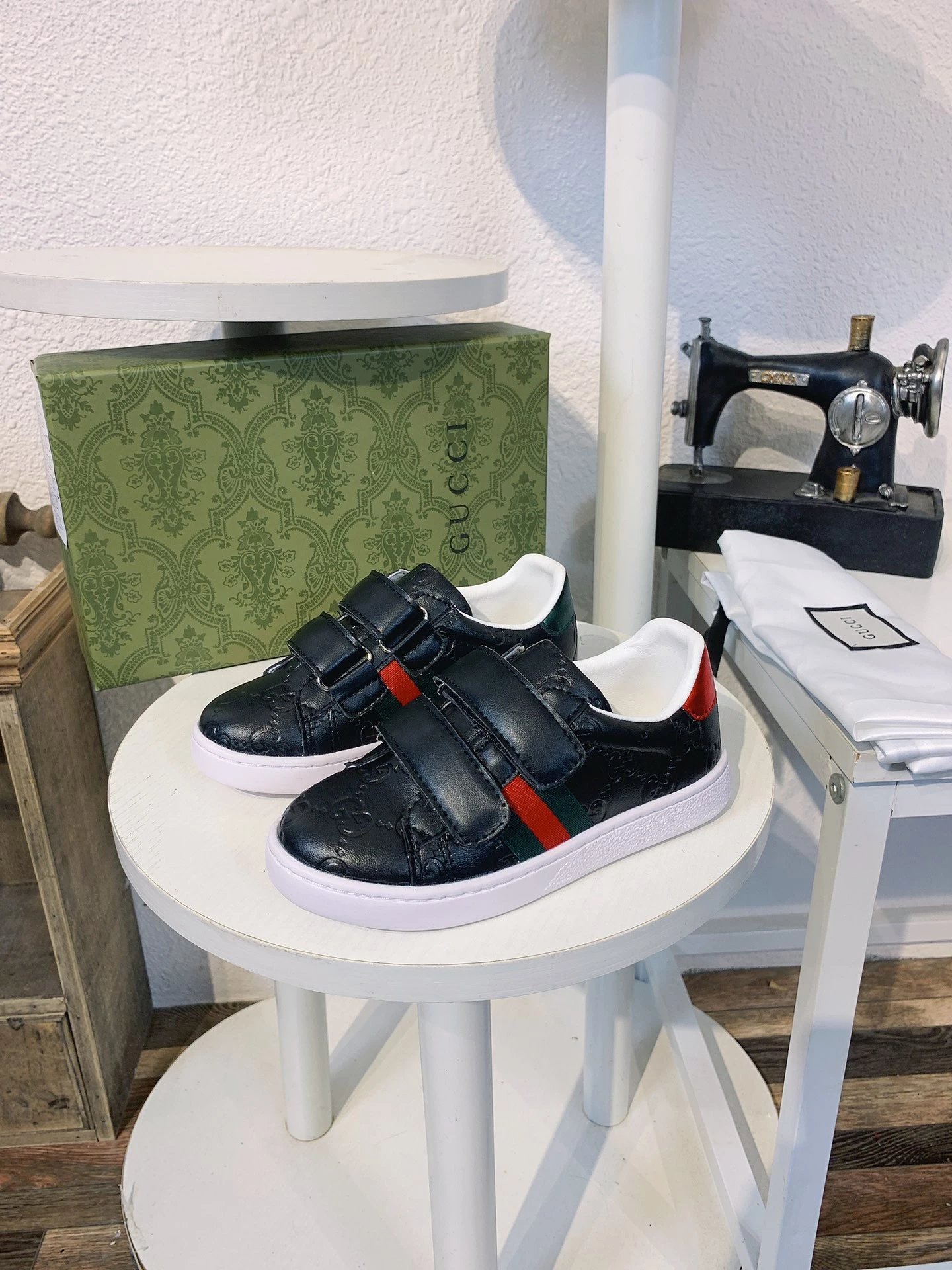 Gucci Sneakers Children's GG canvas web stripe low-top — O