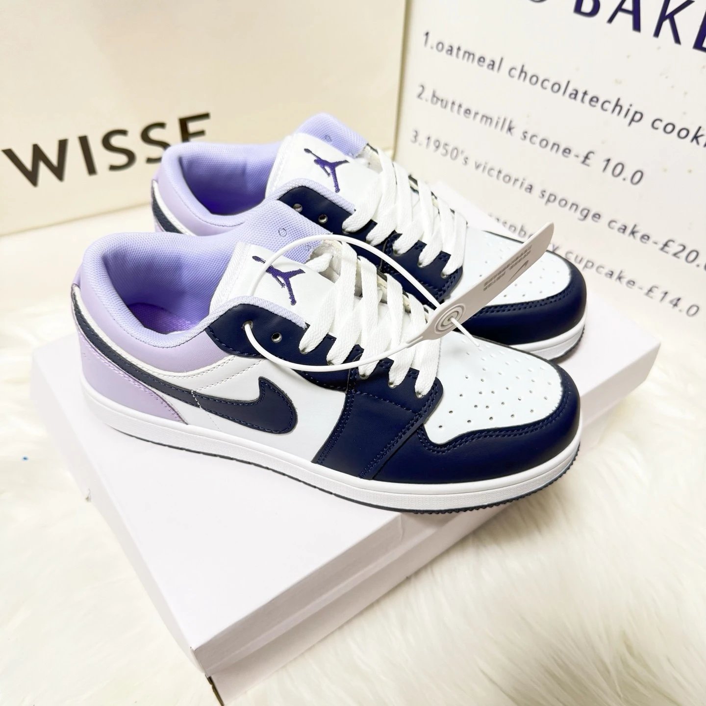 Retro white purple