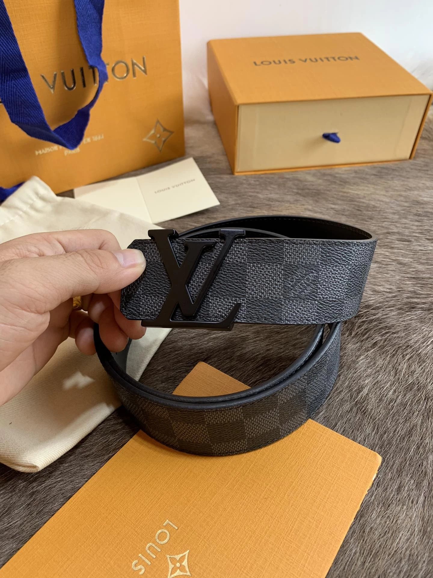 Black Grid Black Buckle