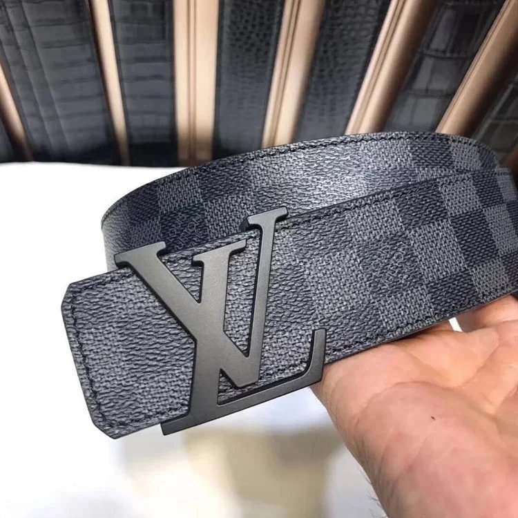 (4) Black Grid Black Buckle