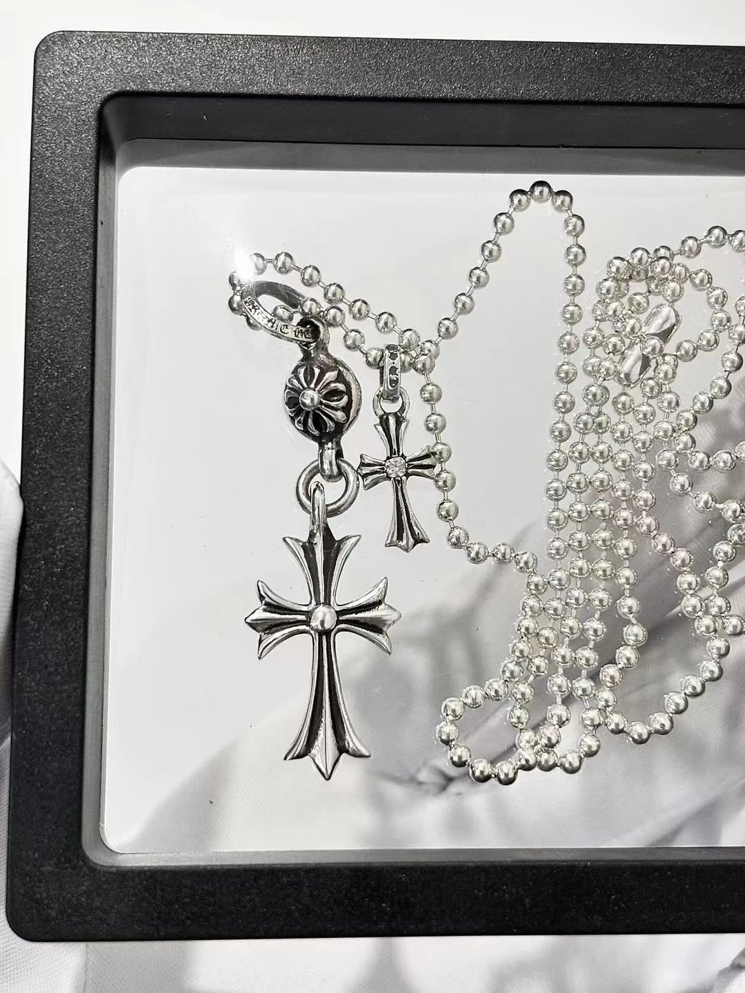 Babyfat pendant single diamond customization (default white diamond, other diamond colors noted)