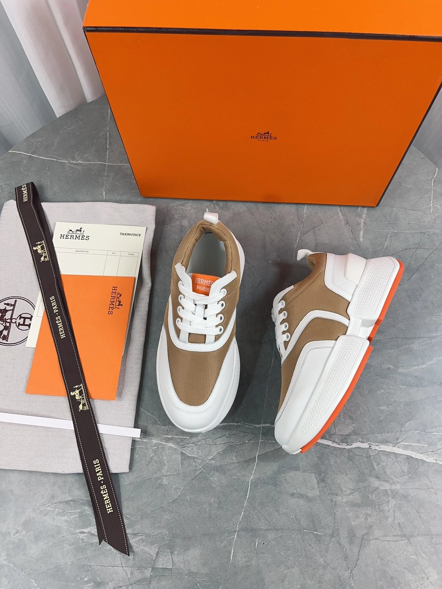 Purchasing level 2026 counter new couple's HERMES/Hermes men's shoes breathable mesh lace up sports shoes men's official website same model H home women's shoes cowhide mesh casual shoes men's lightweight thick soled low top shoes women's 45/46/47 sizes