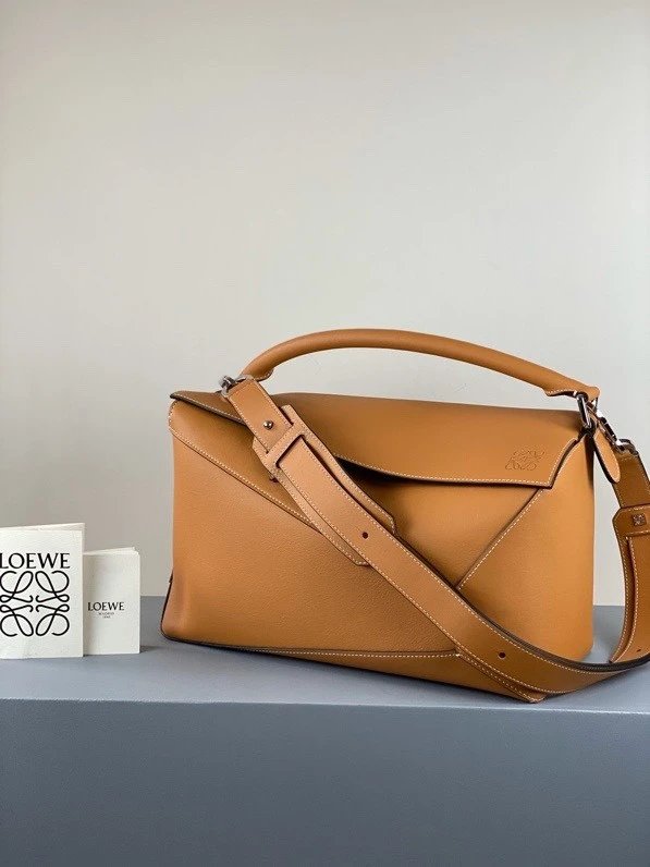 2021新款原厂皮Loe罗家大号几何包邮差包Puzle变形包小牛皮男士手提斜挎包百变折叠包菱格真皮男包枕头包 3