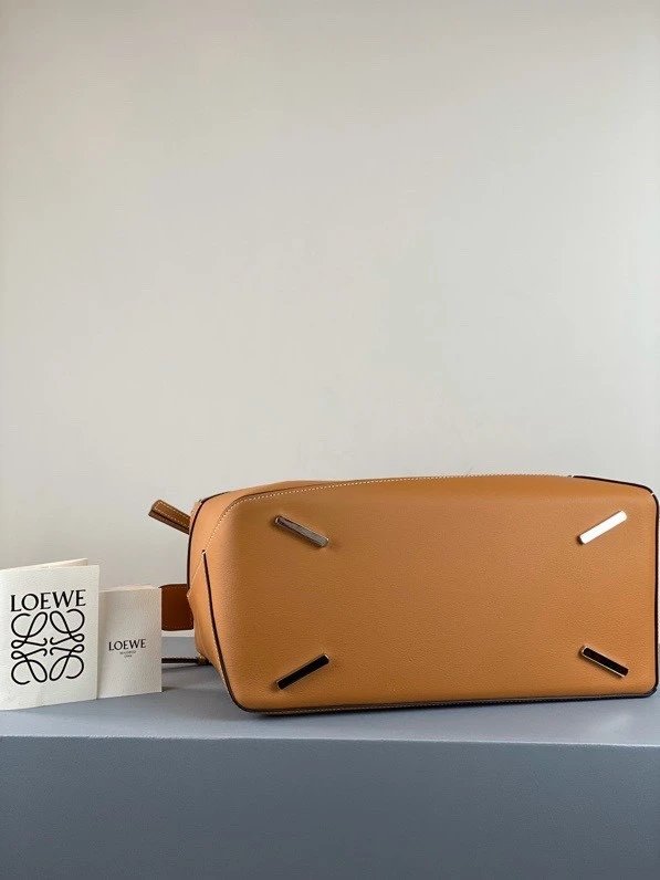 2021新款原厂皮Loe罗家大号几何包邮差包Puzle变形包小牛皮男士手提斜挎包百变折叠包菱格真皮男包枕头包 5