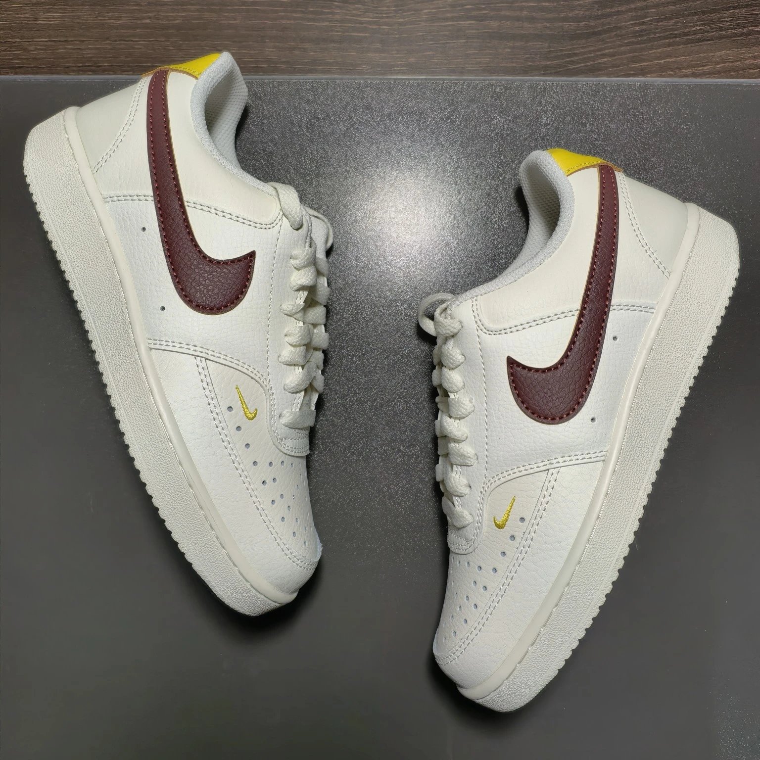 Nike Court Vision Low Beige Yellow