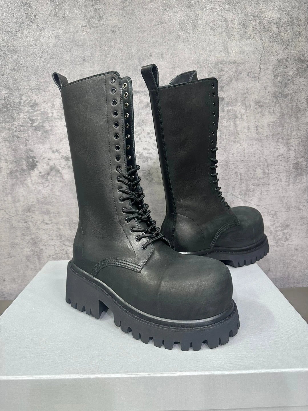 Leather upper 17-eye