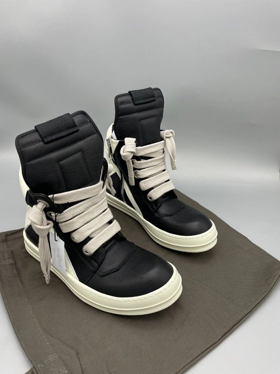 Qingyuan version Rick Owen coarse shoelaces inverted triangle cream base fragrance mainline classic black and white inverted triangle