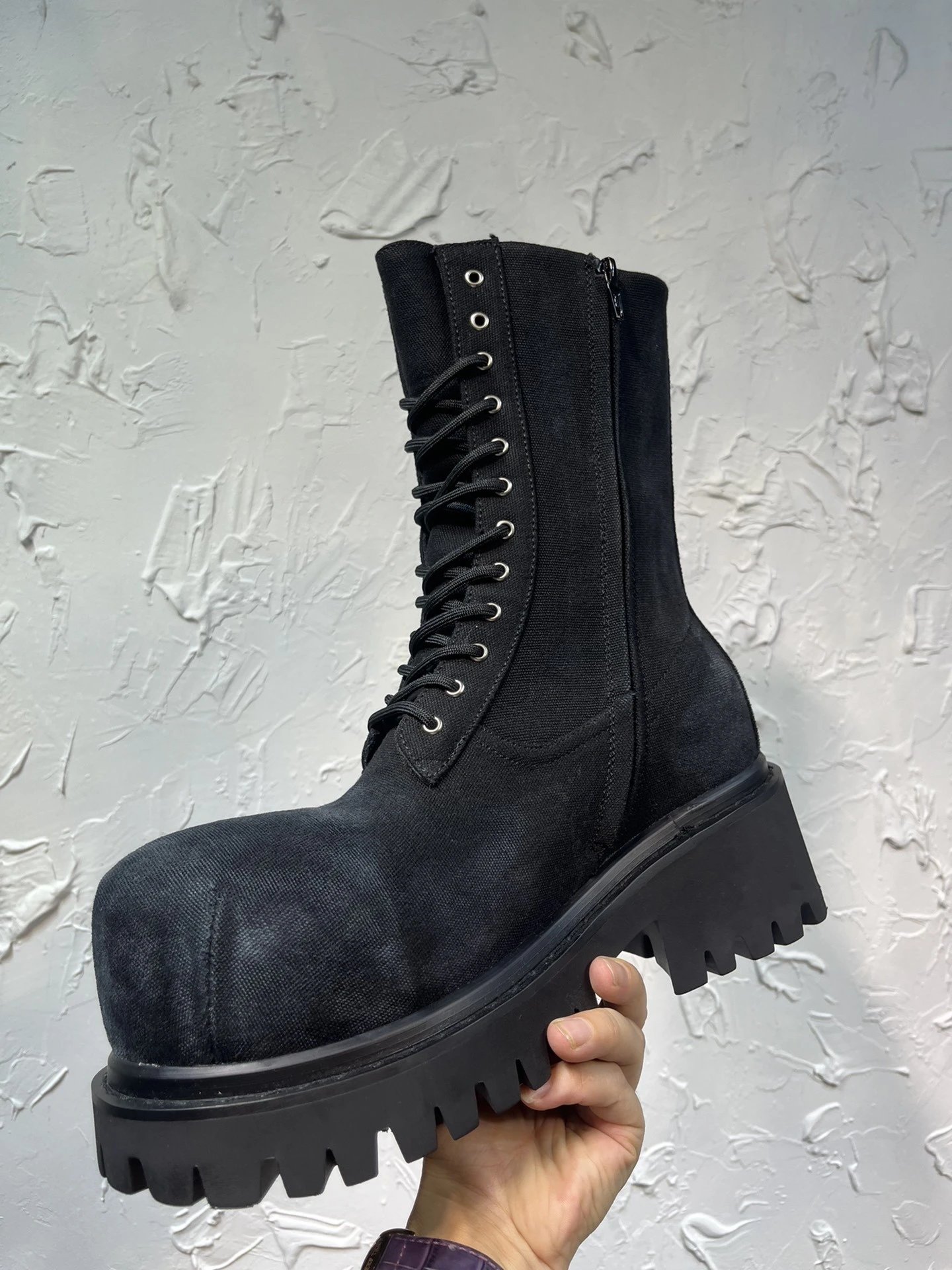 12-eye denim canvas upper
