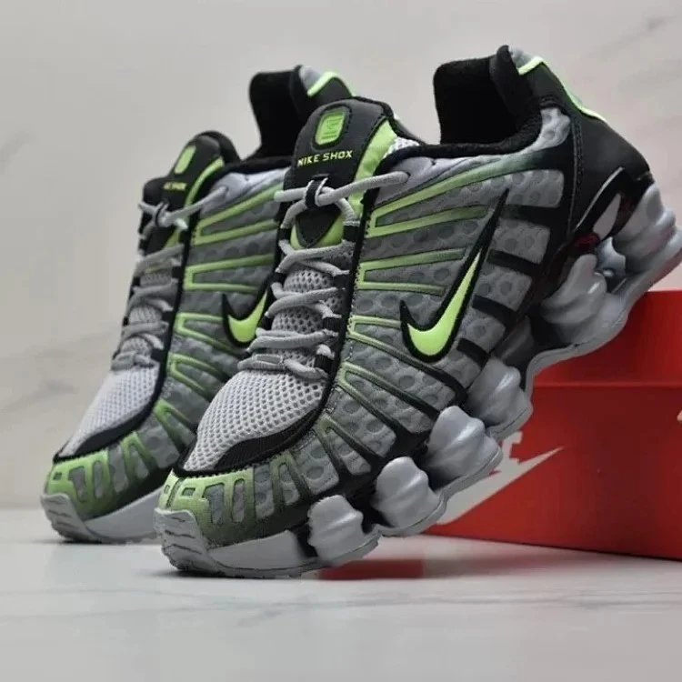 Nike Shox R4 Black Silver Sneakers - 34