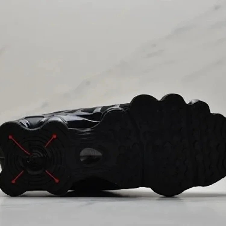 Nike Shox R4 Black Silver Sneakers - 12